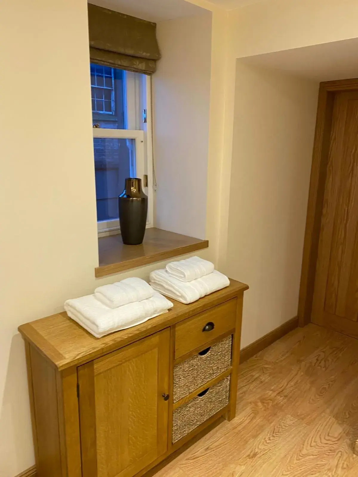 Bedroom, Bathroom in Waverley Inn Apartments