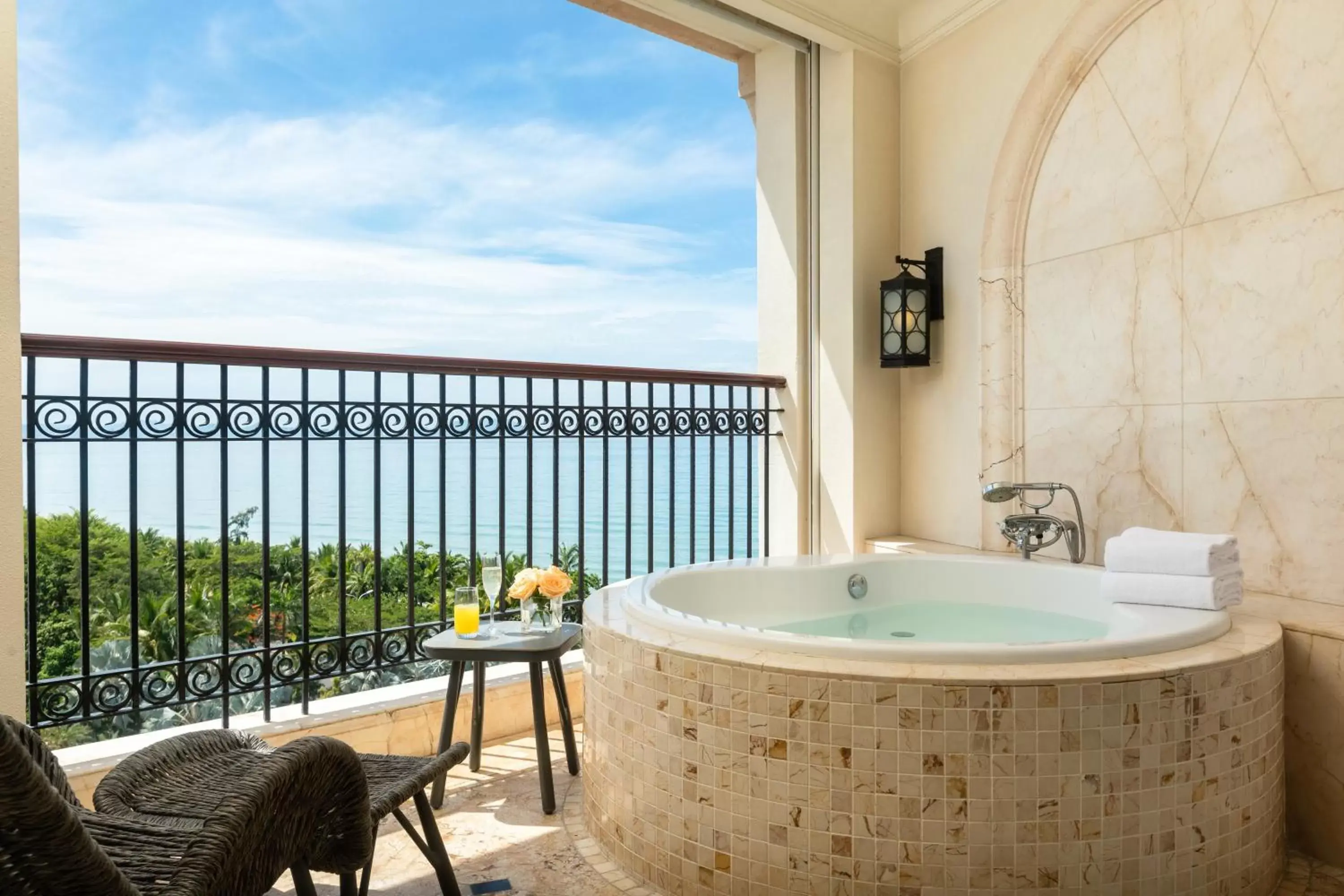 Bath in Crowne Plaza Resort Sanya Bay, an IHG Hotel
