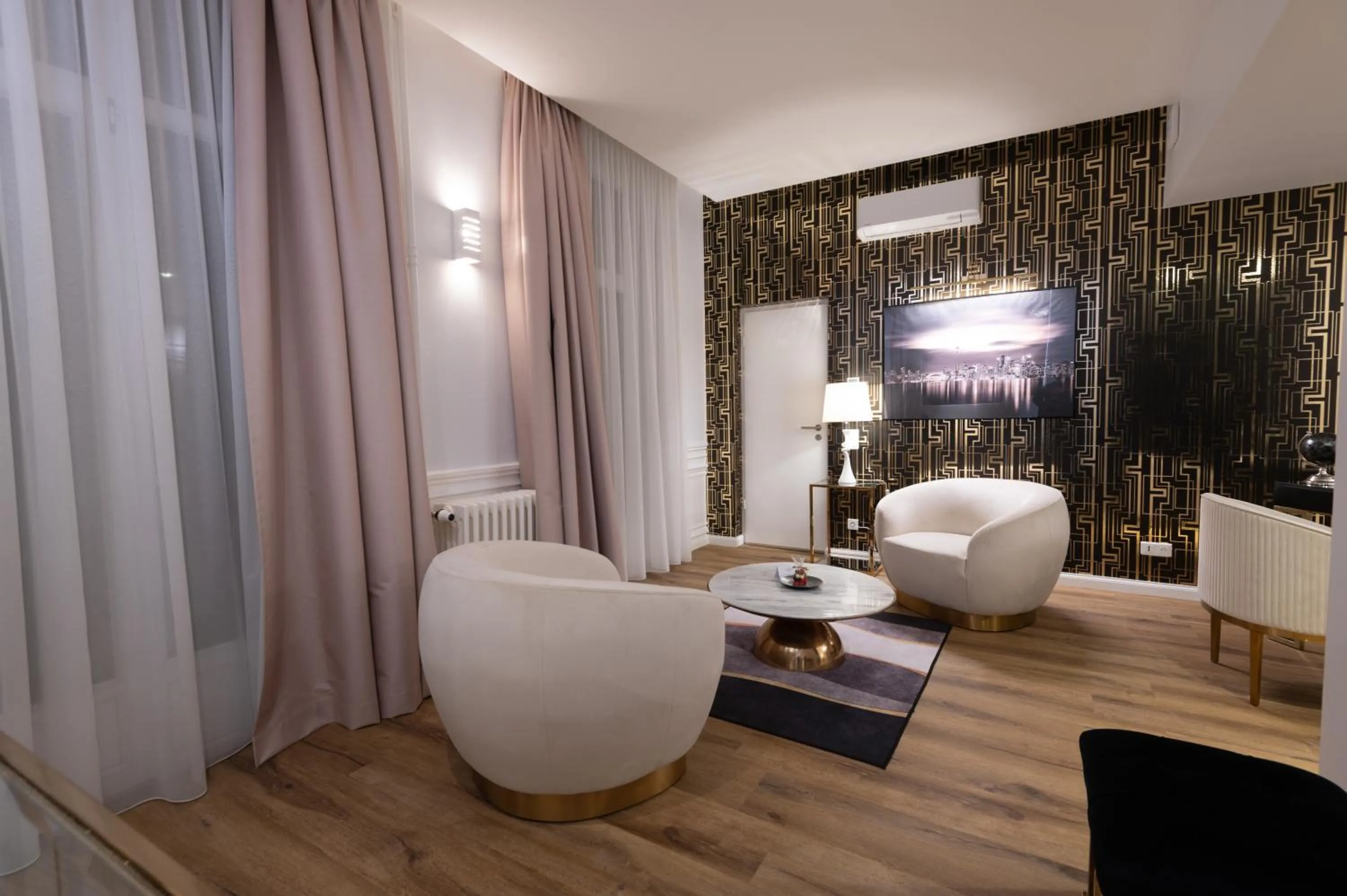 Living room in Grand Hôtel Du Tonneau D'Or