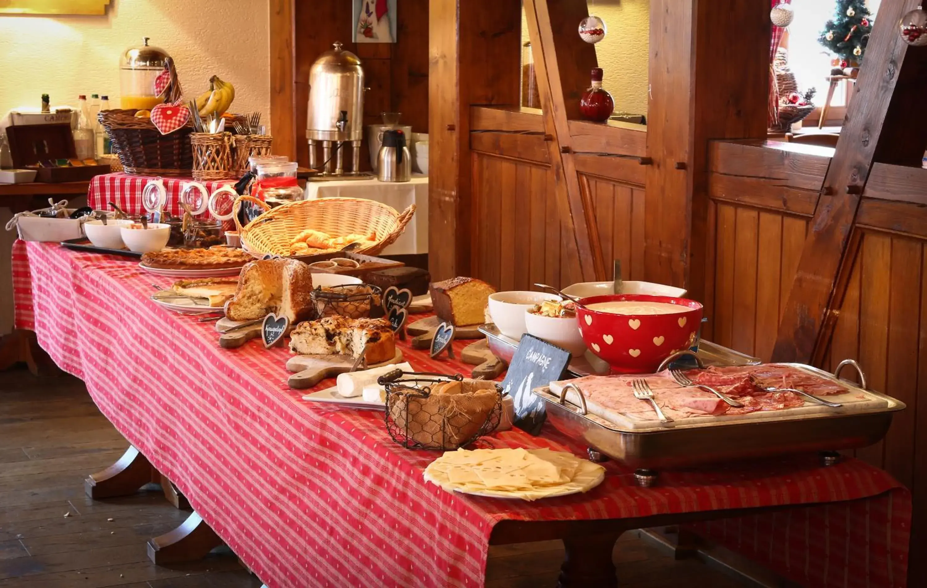 Buffet breakfast in Brit Hotel Confort La Ferme du Pape
