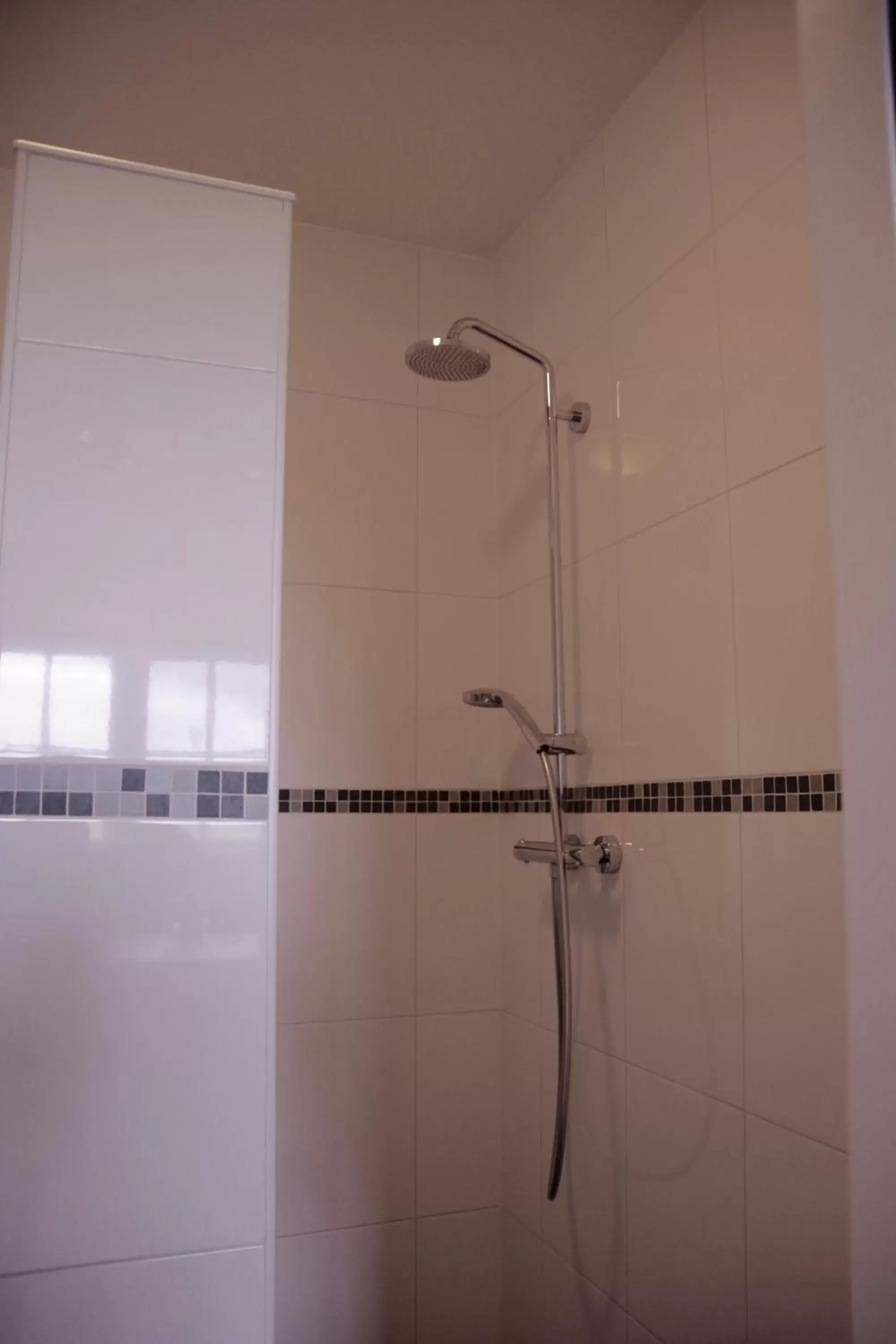 Shower, Bathroom in De Beddestee