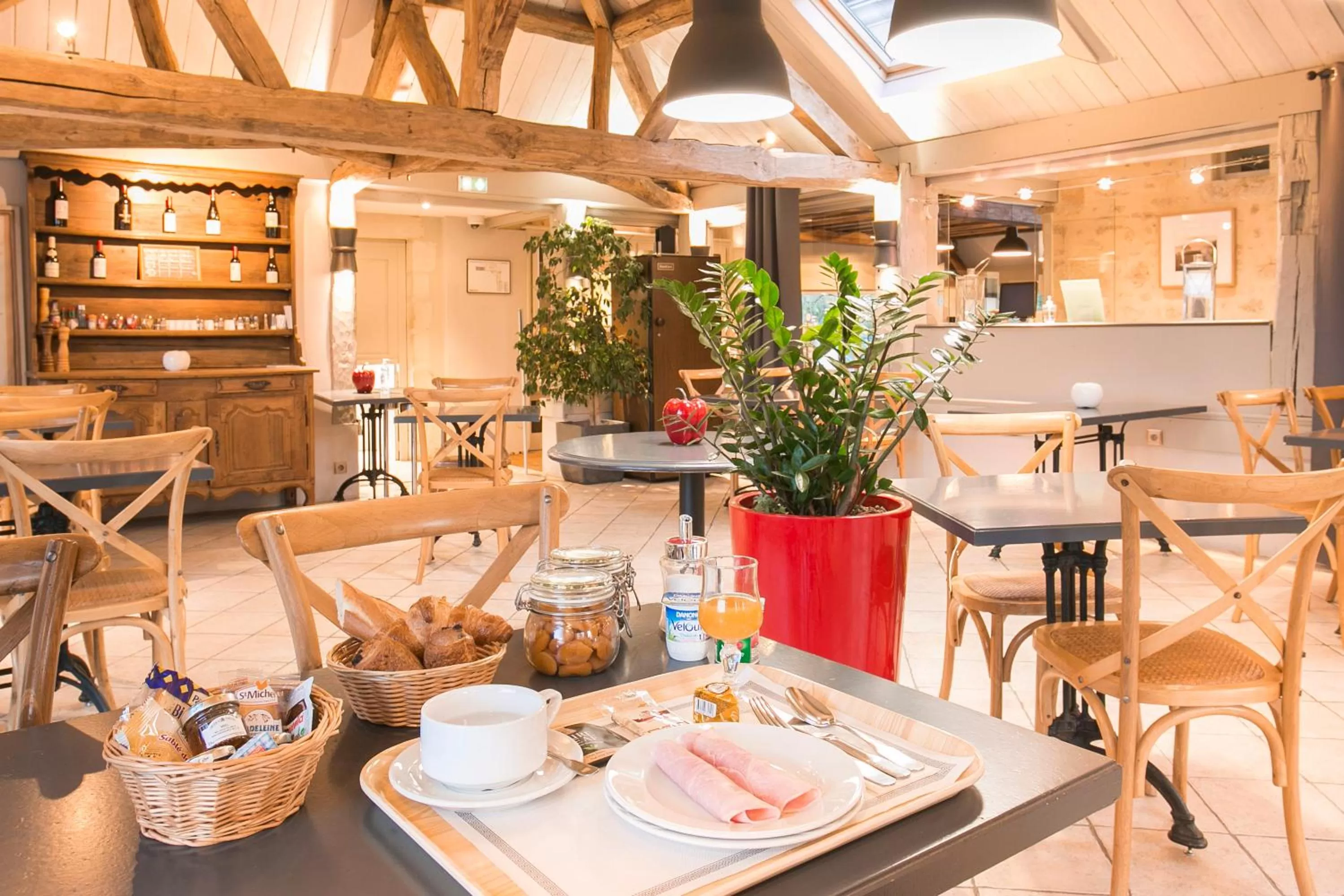 Breakfast, Restaurant/Places to Eat in Hôtel Résidence Normandy Country Club by Popinns