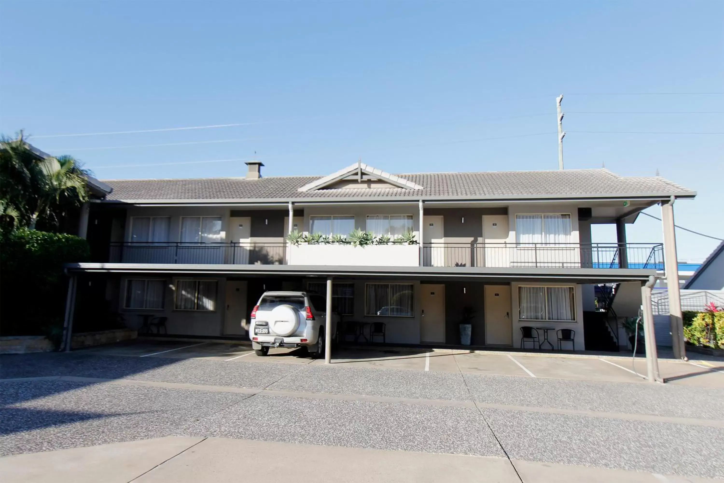 Parking, Property Building in The Stirling Motel