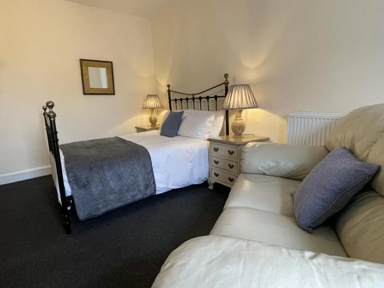 Bedroom, Bed in The Castle Hotel