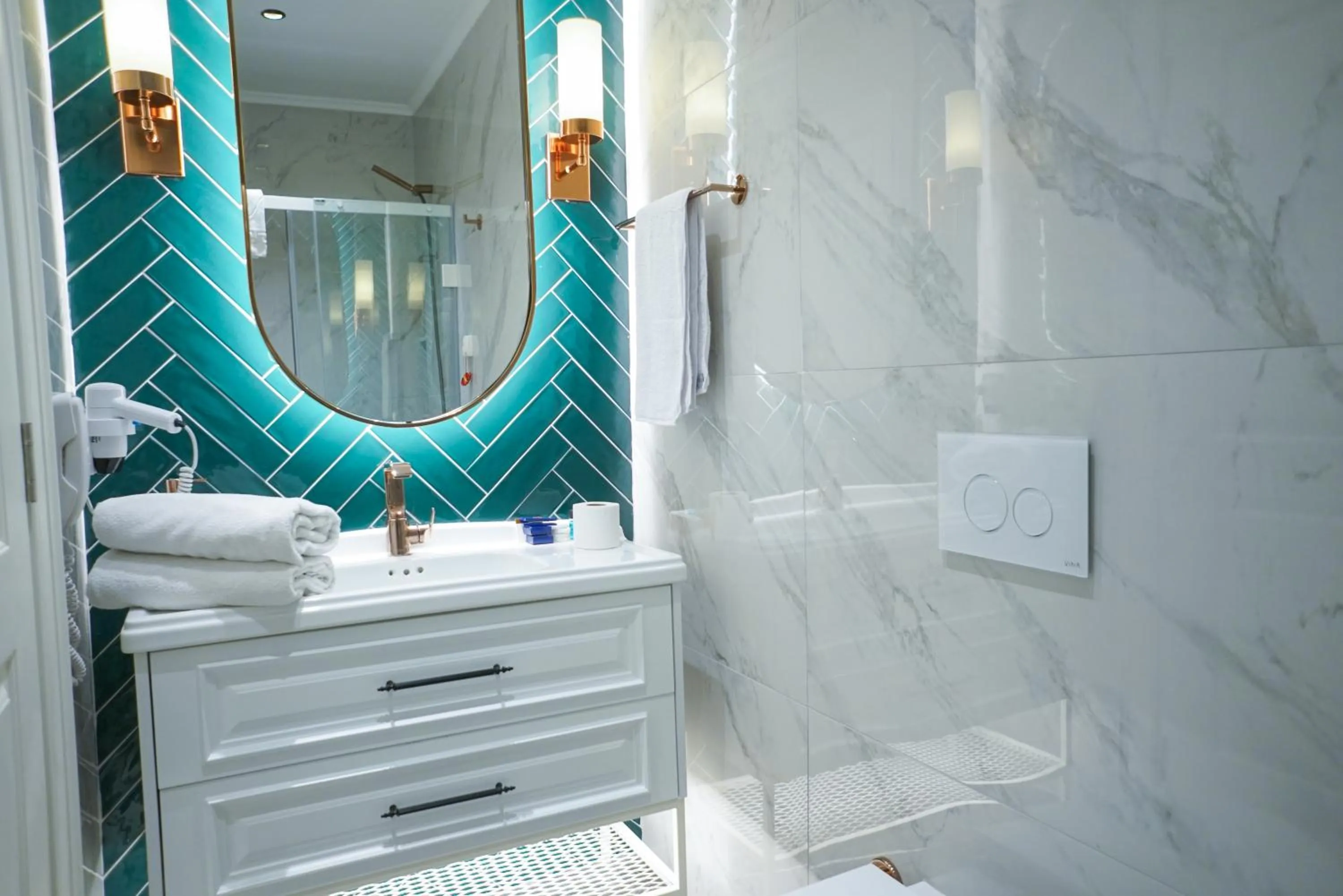 Shower in Triada Hotel Taksim - Special Category