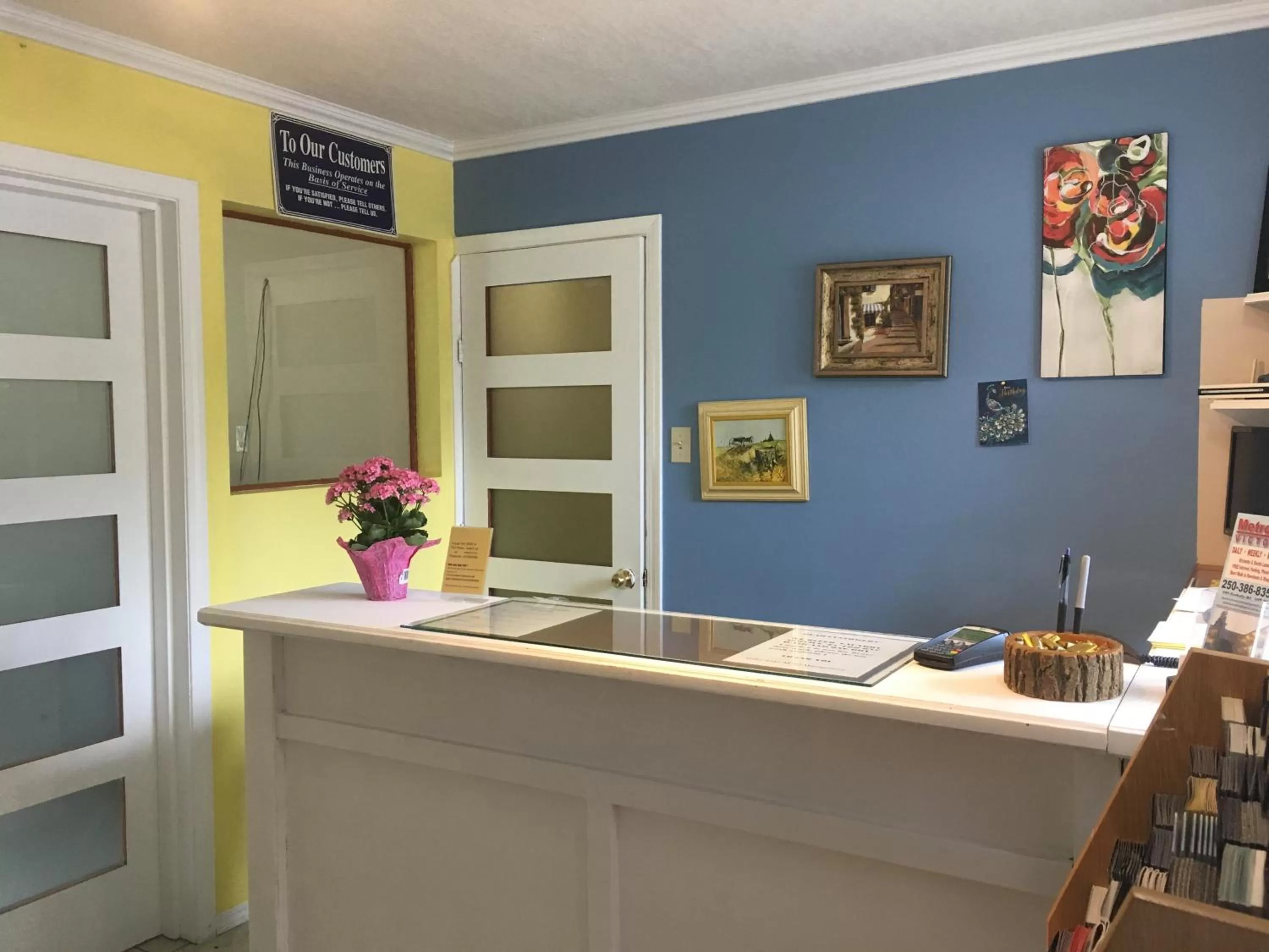 Lobby or reception in Fuller Lake Chemainus Motel