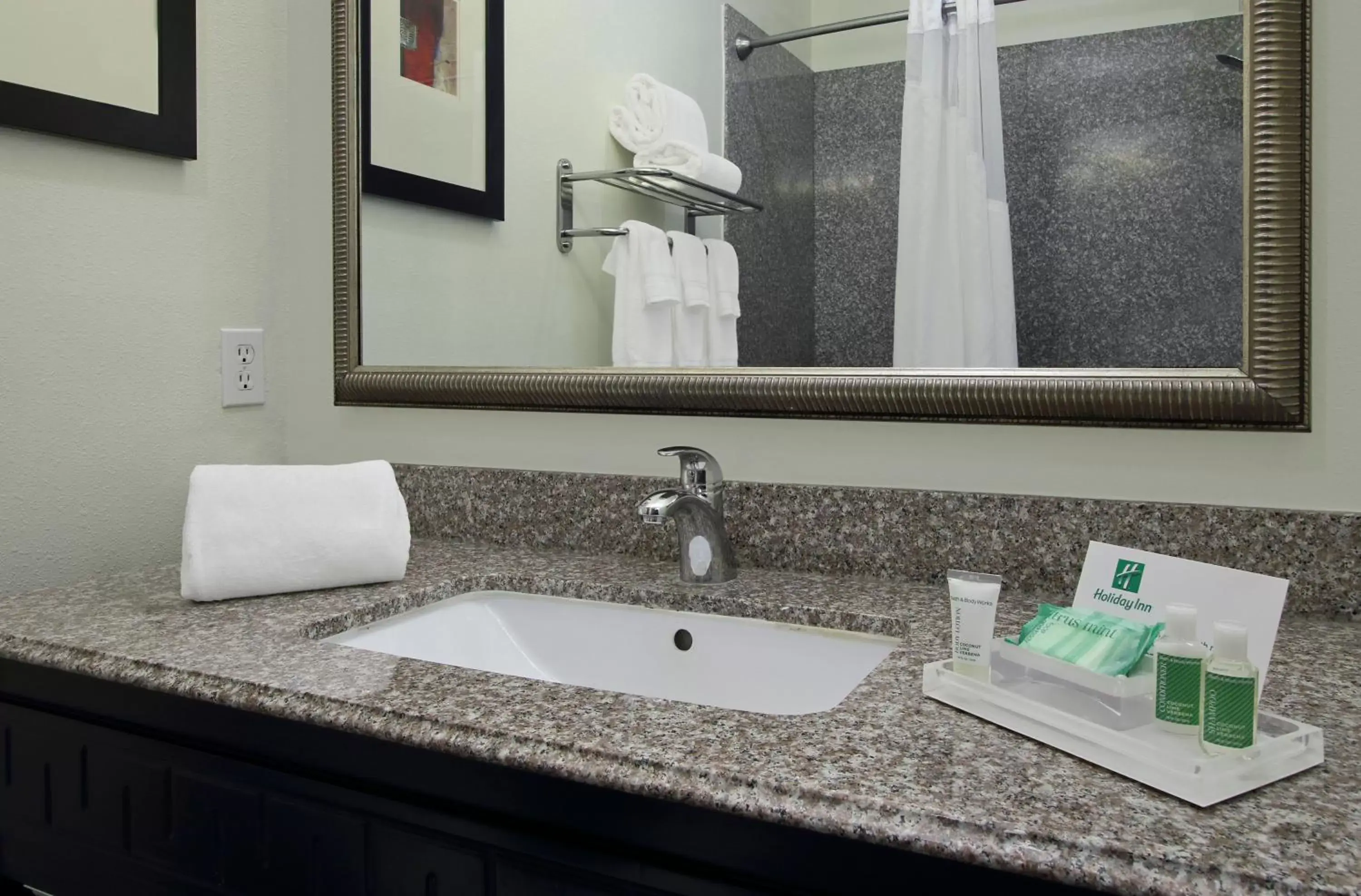 Bathroom in Holiday Inn Hammond, an IHG Hotel