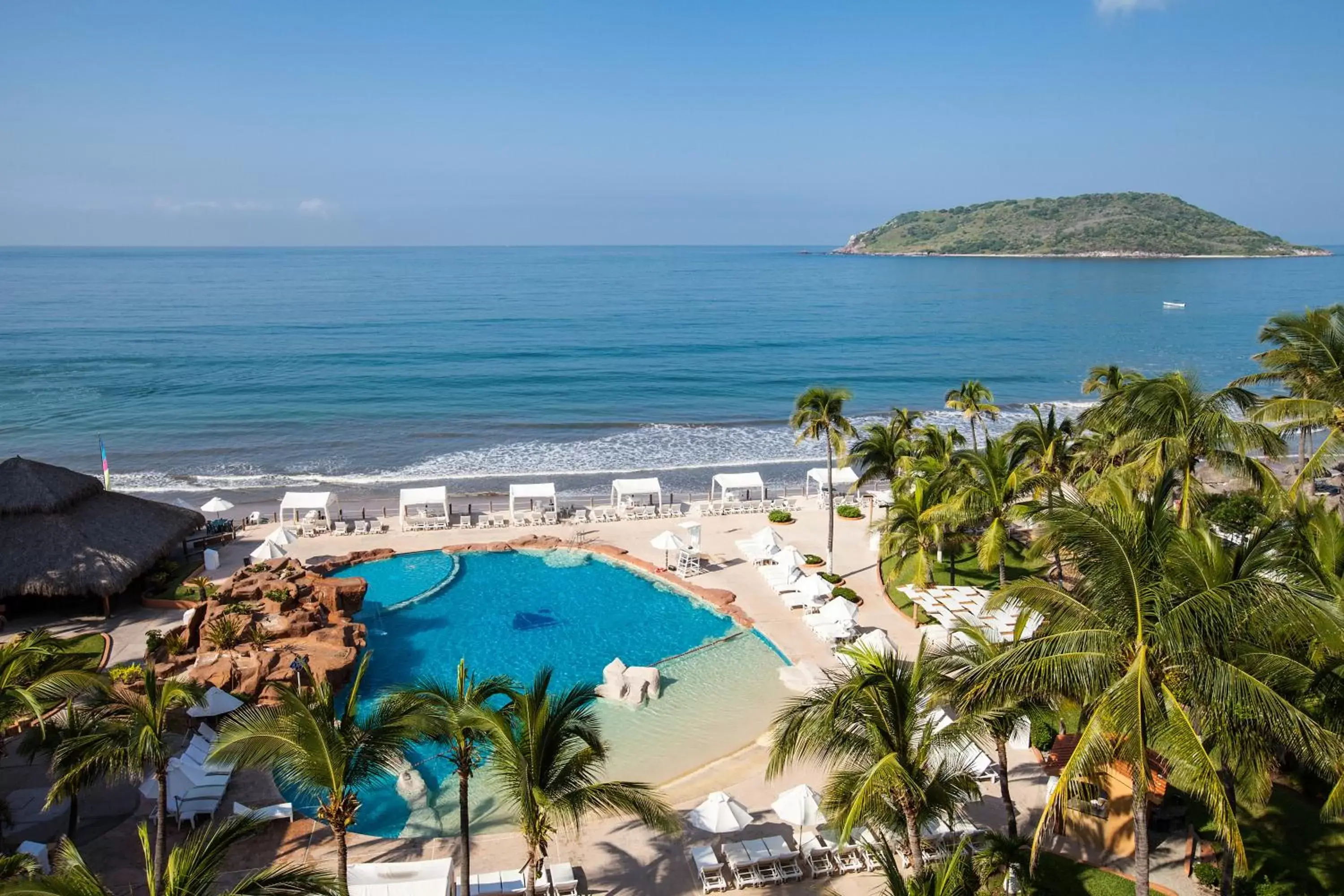 Beach, Pool View in Costa de Oro Beach Hotel