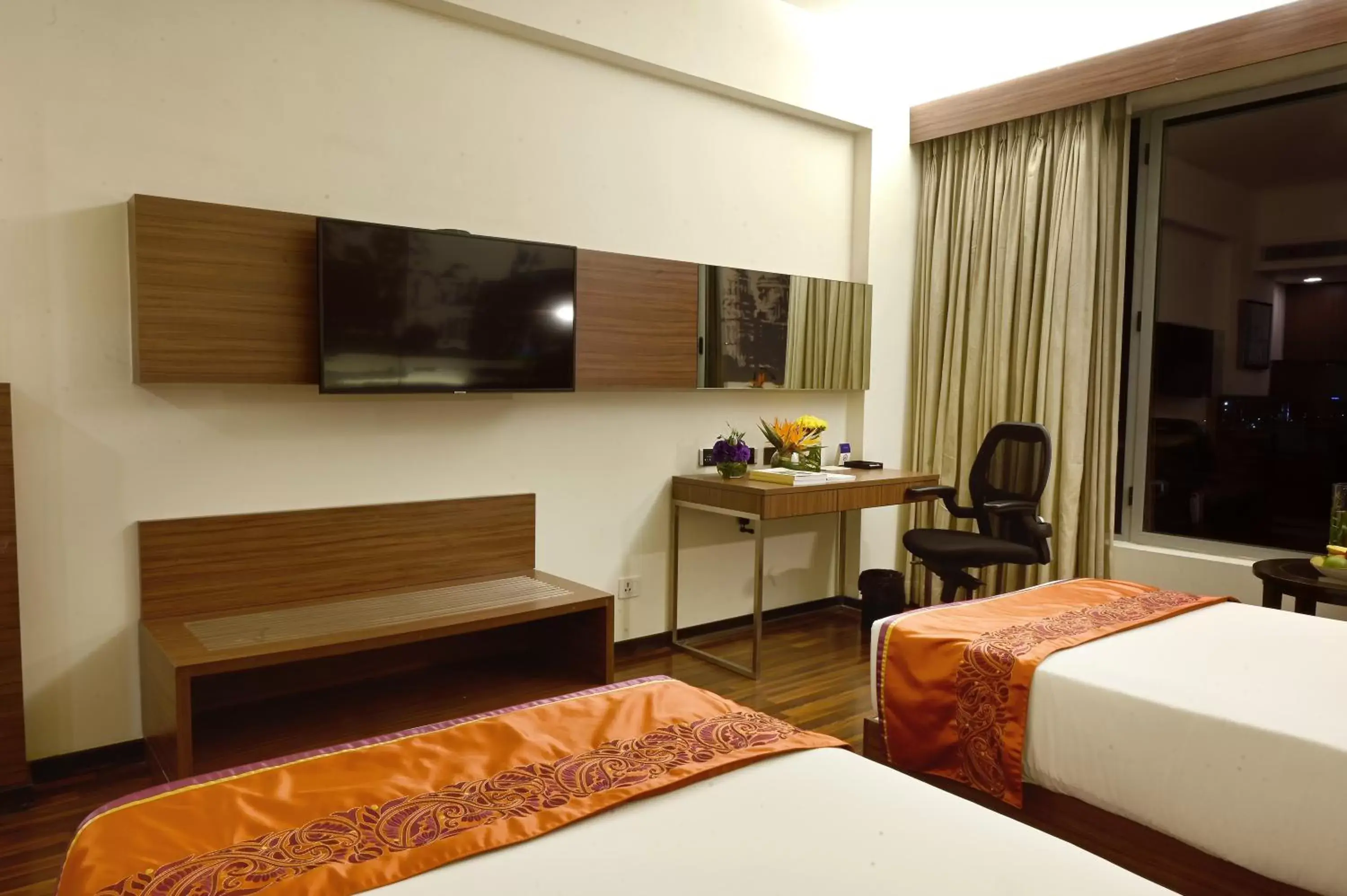 Bedroom, TV/Entertainment Center in Vivanta Kolkata EM Bypass
