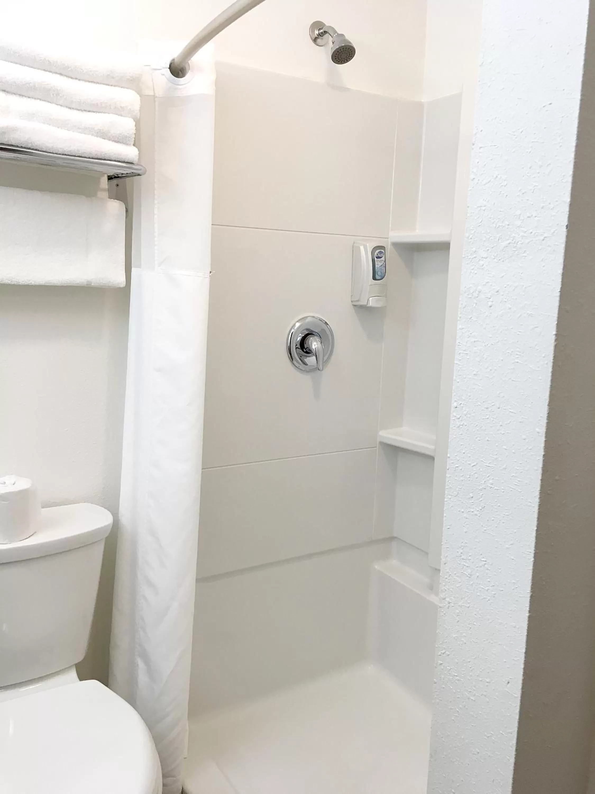 Shower in Park Motel and Cabins