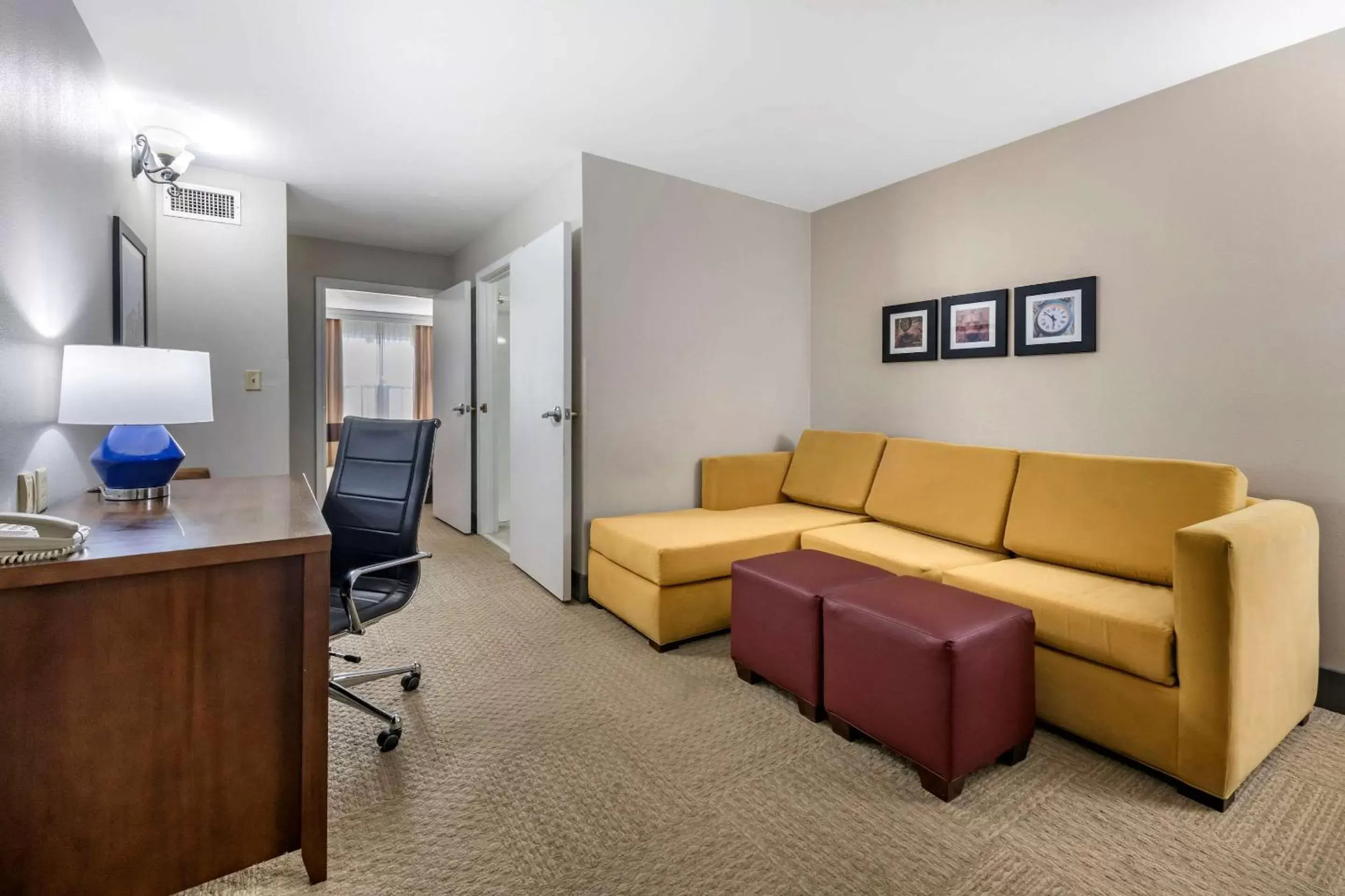 Photo of the whole room, Seating Area in Comfort Inn & Suites Saint Augustine