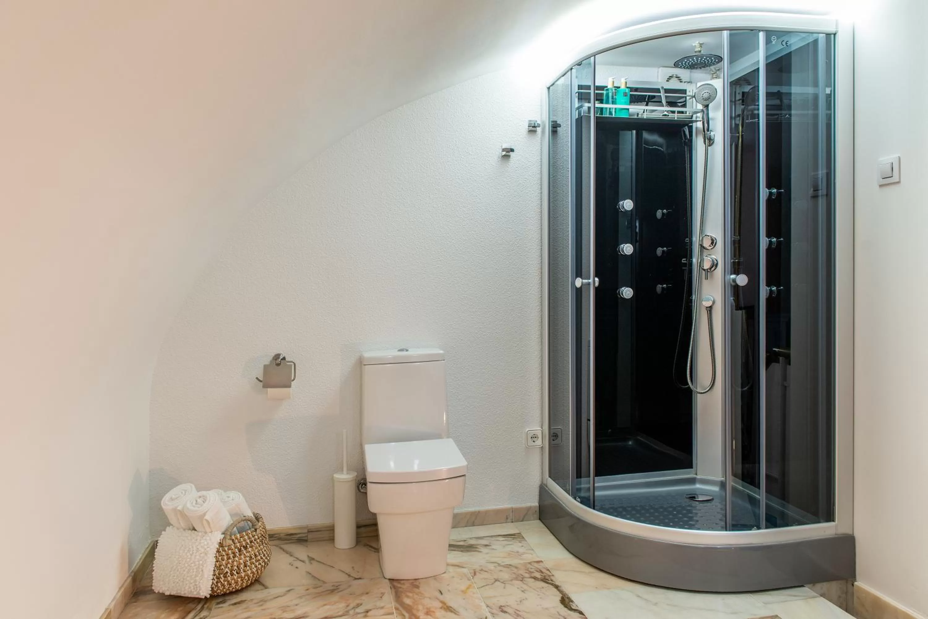 Shower in Hotel B&B Casa Arena Sevilla