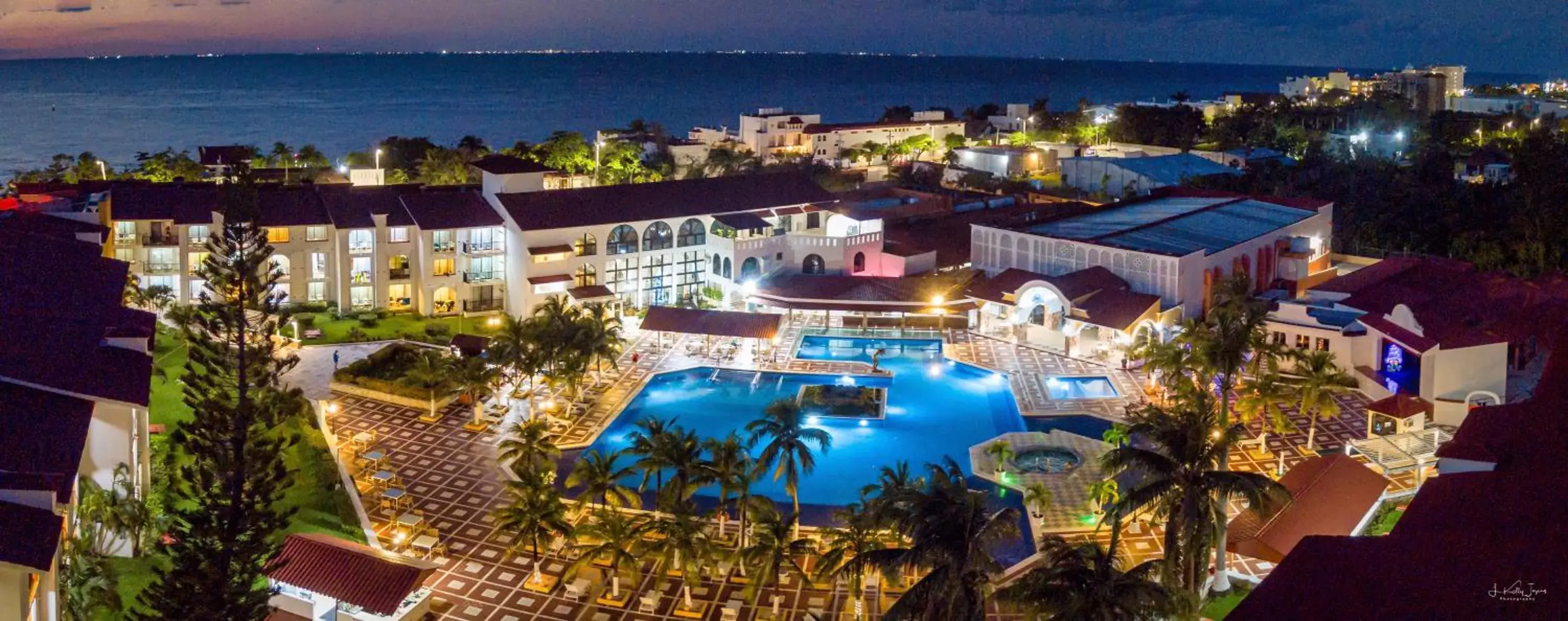 Swimming pool, Bird's-eye View in Cozumel Hotel & Resort Trademark Collection by Wyndham