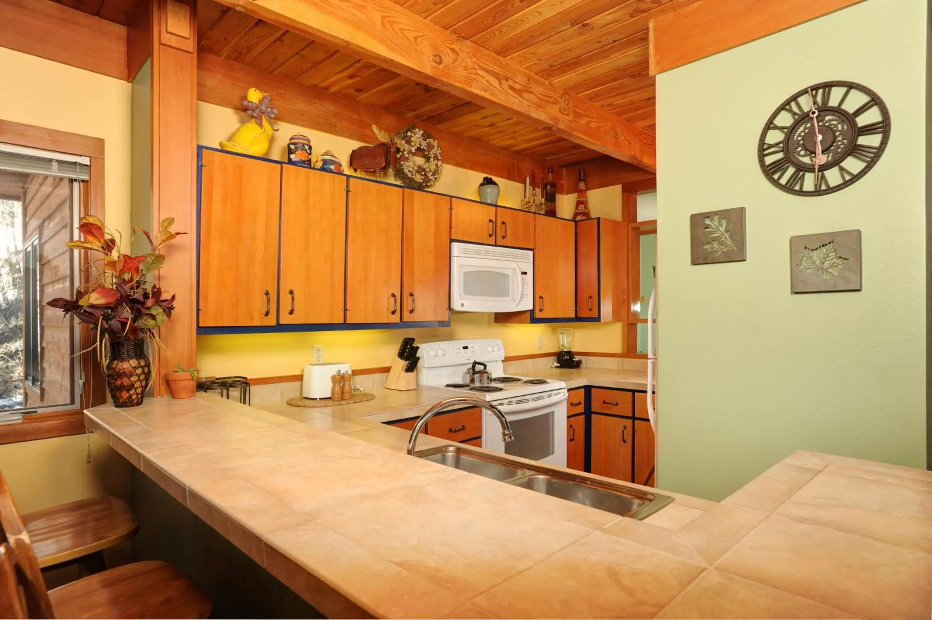 Kitchen/Kitchenette in Aspen Ridge Condominiums by Keystone Resort