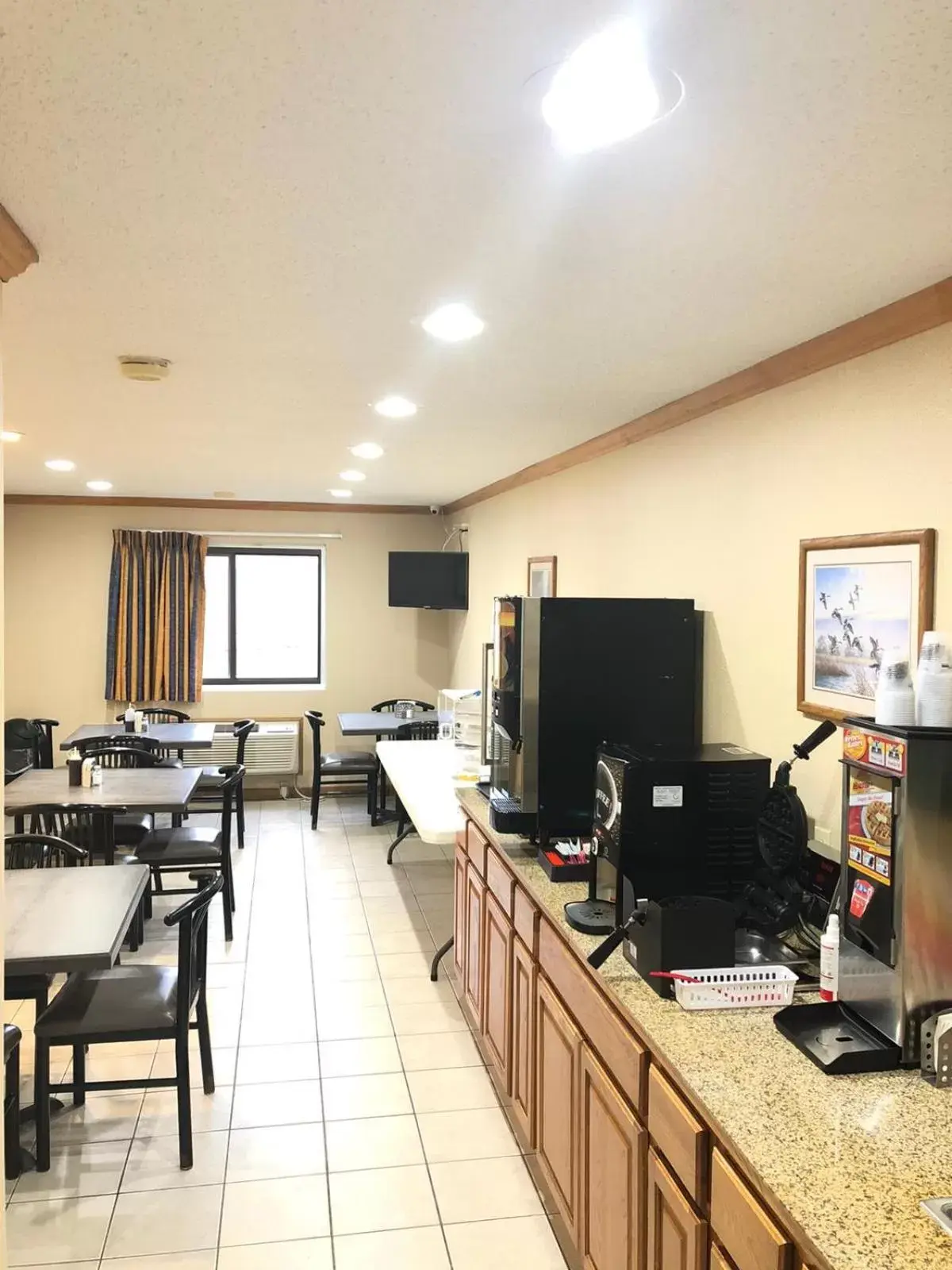 Coffee/tea facilities in Denison Inn & Suites