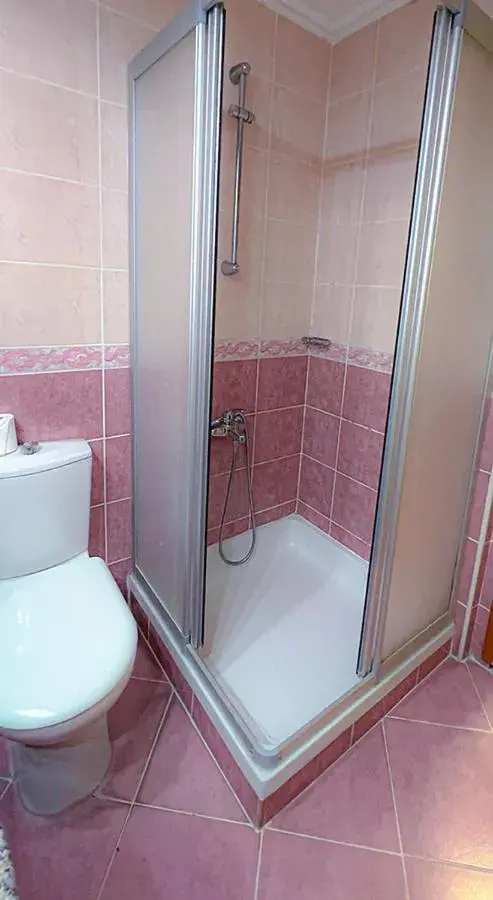Bathroom in Benler Hotel