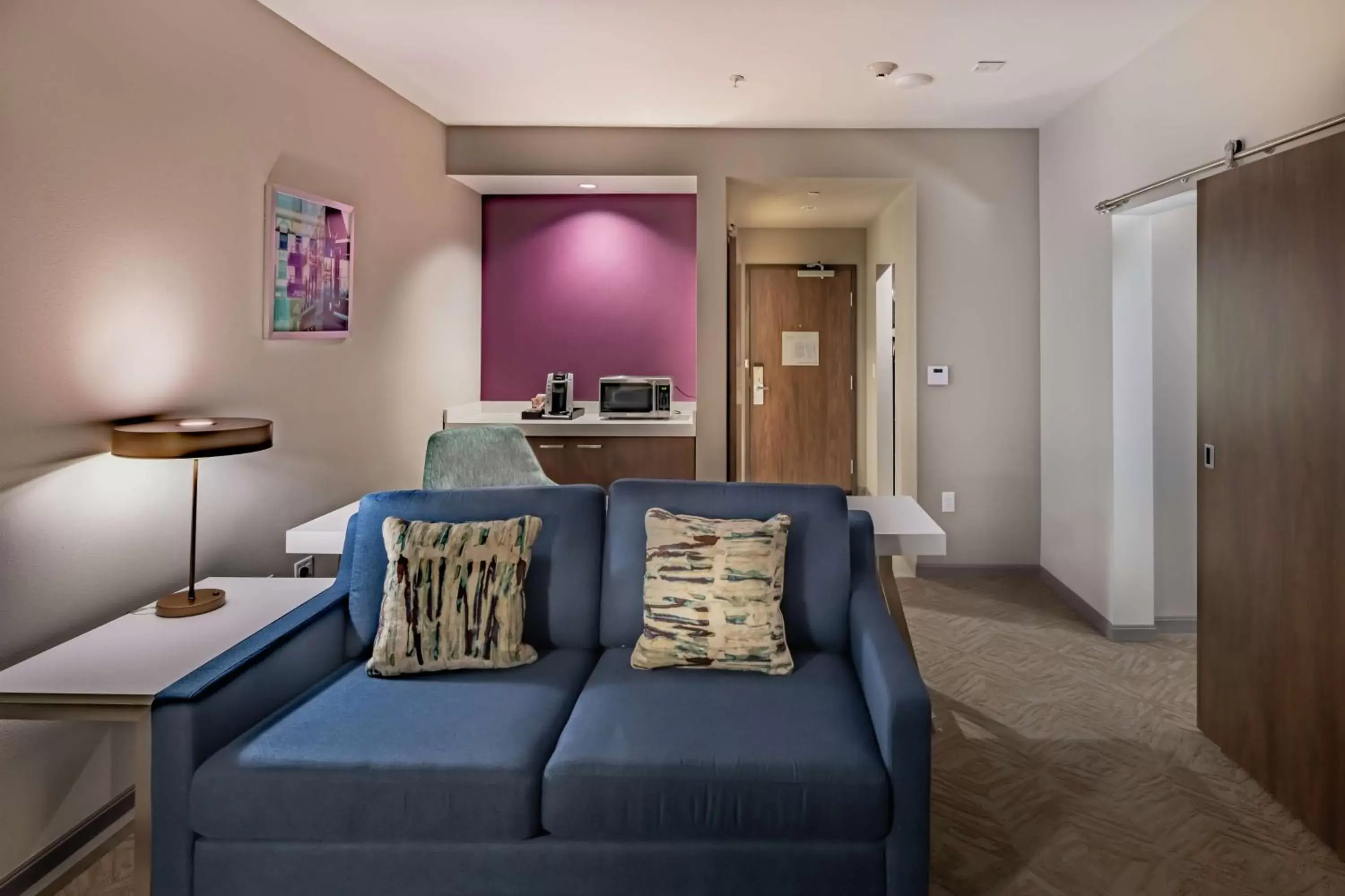 Bedroom, Seating Area in Hilton Garden Inn Dallas At Hurst Conference Center