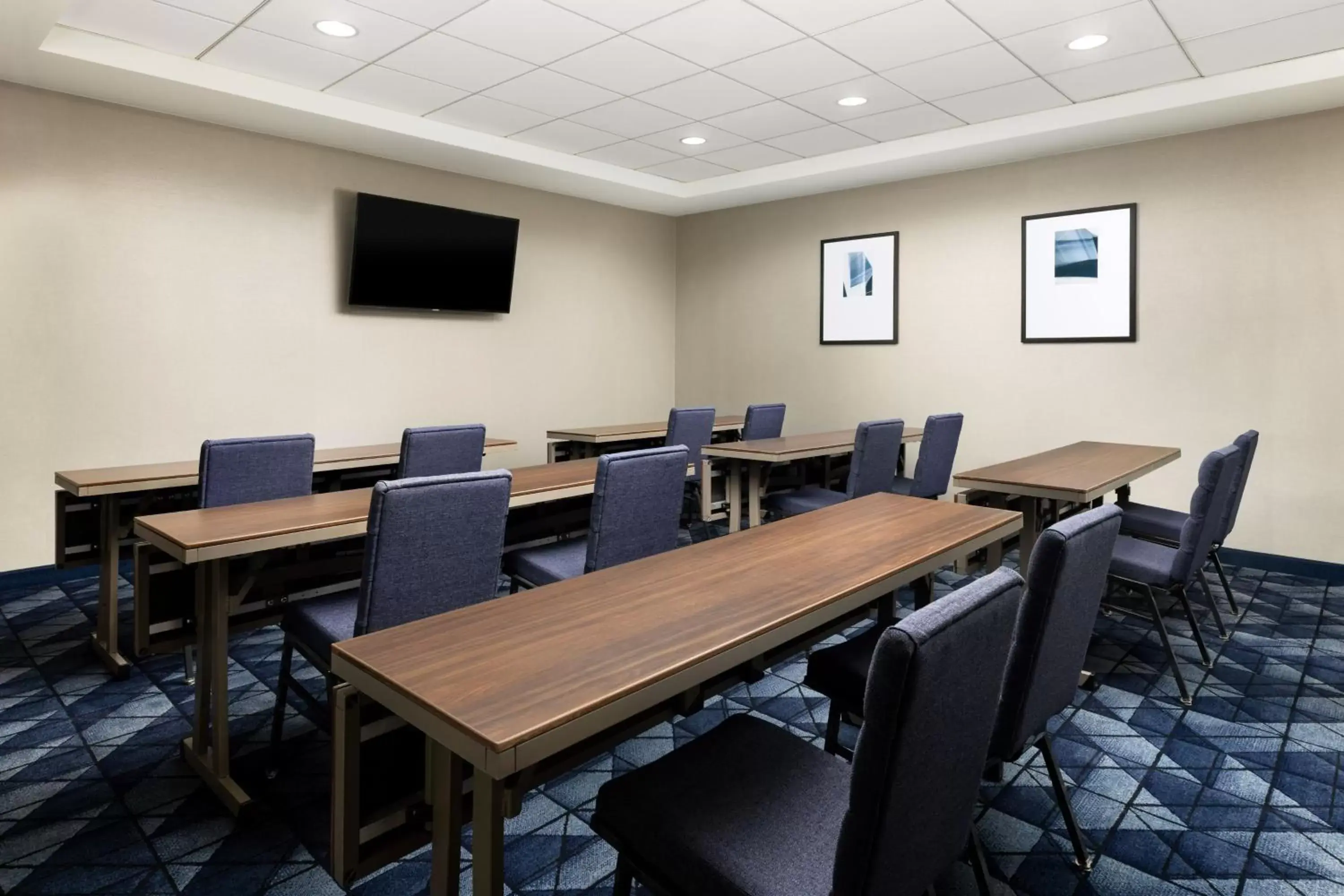 Meeting/conference room in Courtyard by Marriott Los Angeles Woodland Hills