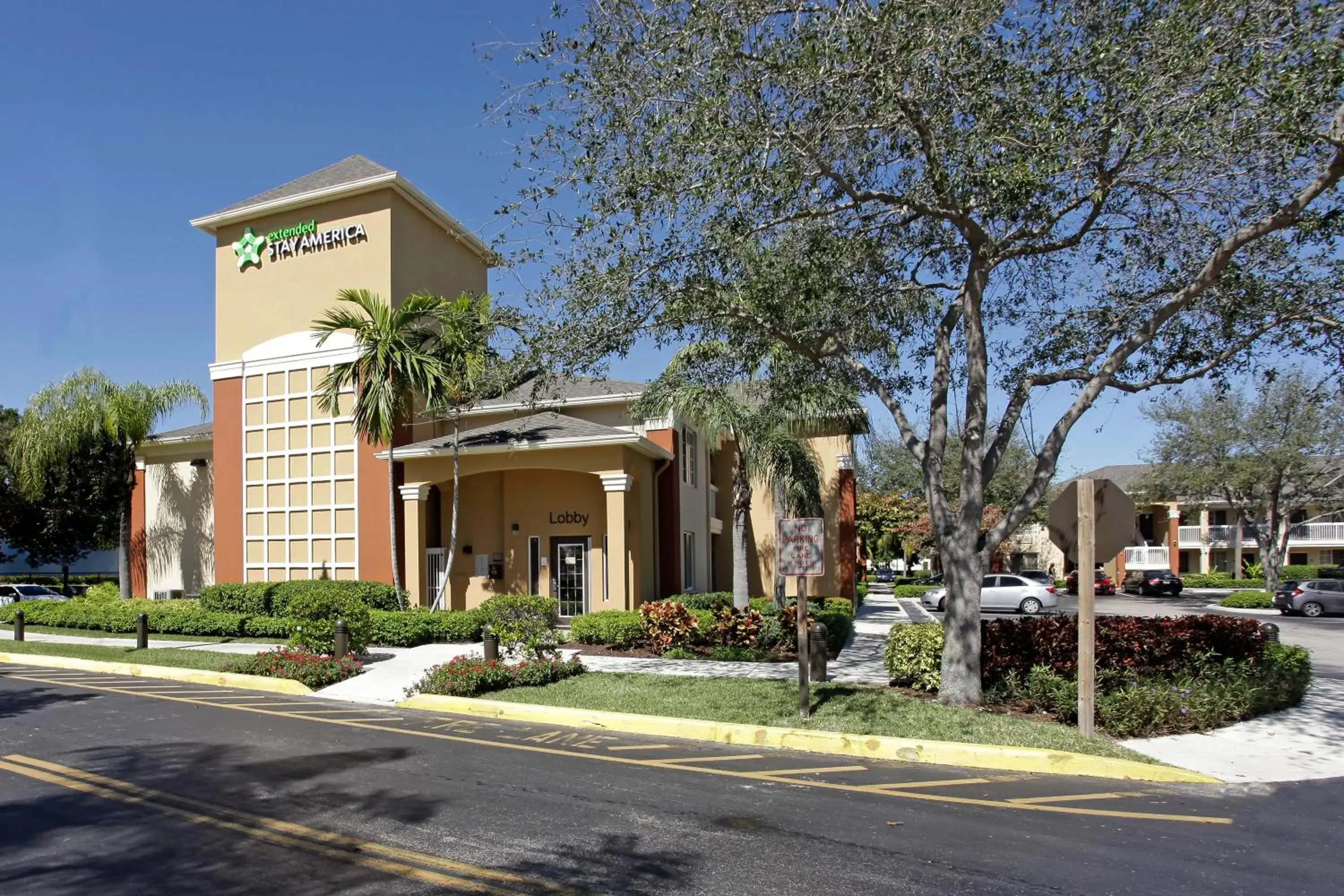 Property building in Extended Stay America Suites - Fort Lauderdale - Tamarac