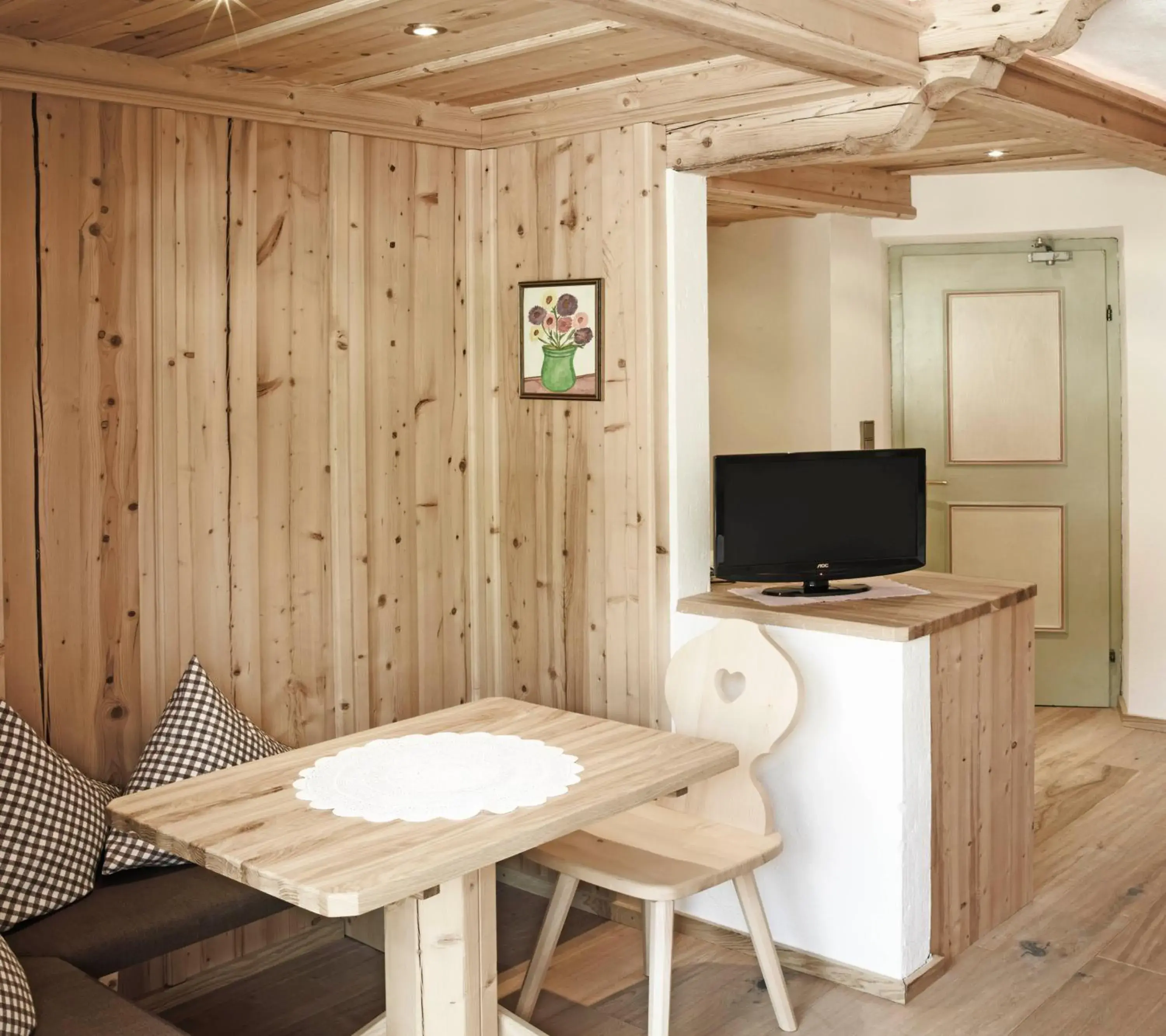 Seating area, TV/Entertainment Center in Hotel Alpenstolz