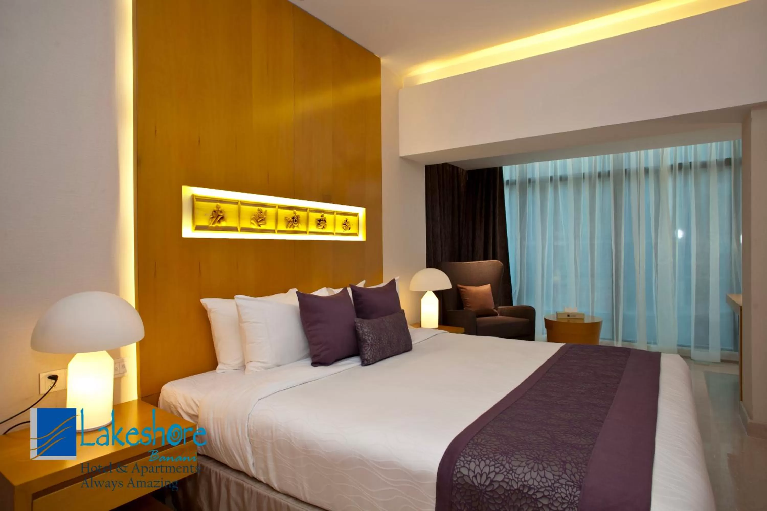 Photo of the whole room, Bed in Lakeshore Suites, Banani