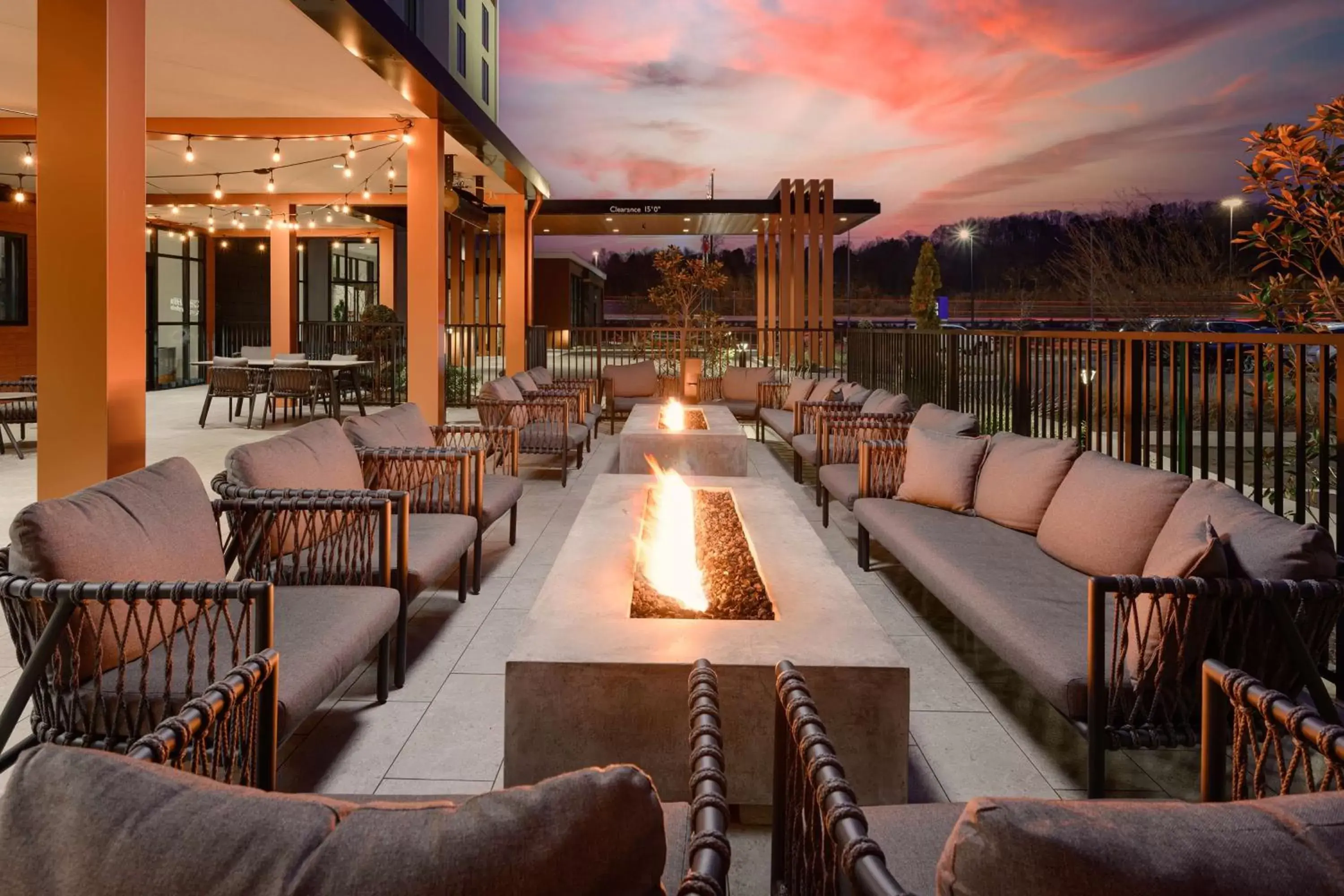 Patio, Restaurant/Places to Eat in Hilton Garden Inn Knoxville Papermill Drive, Tn