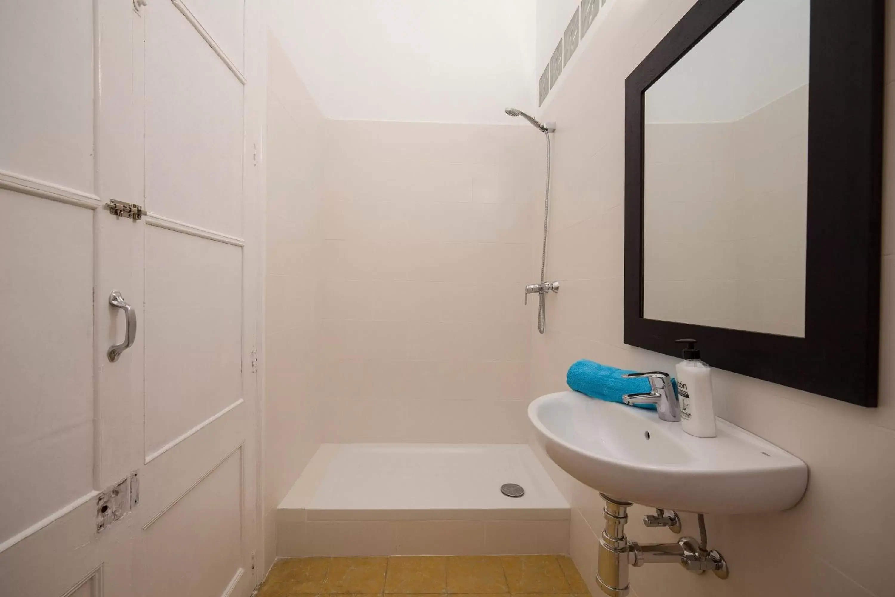 Bathroom in Bed in Girona