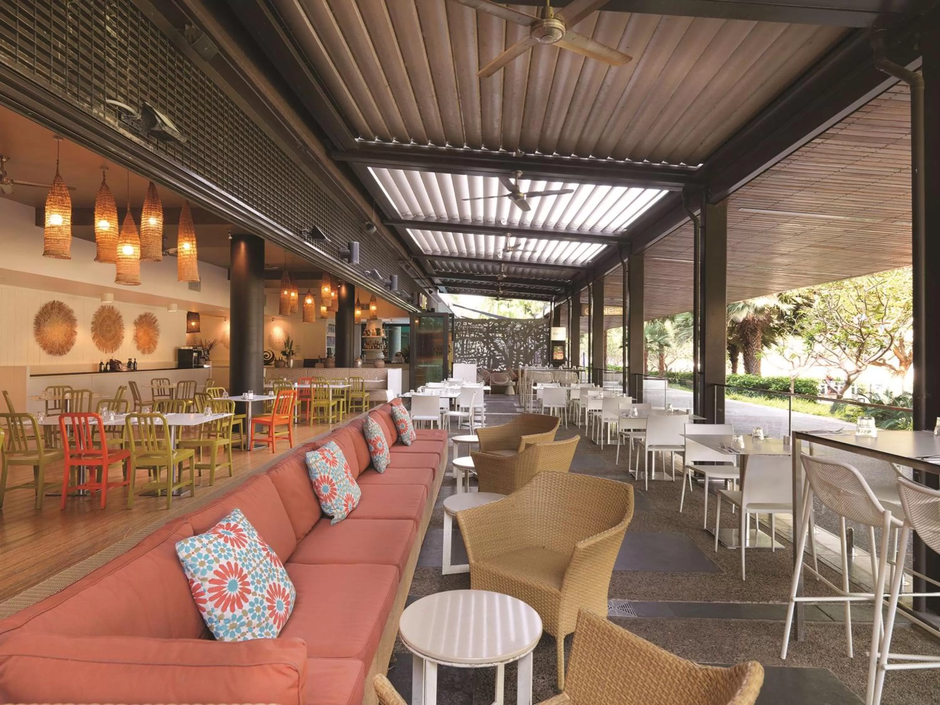 Restaurant/places to eat in Vibe Hotel Darwin Waterfront