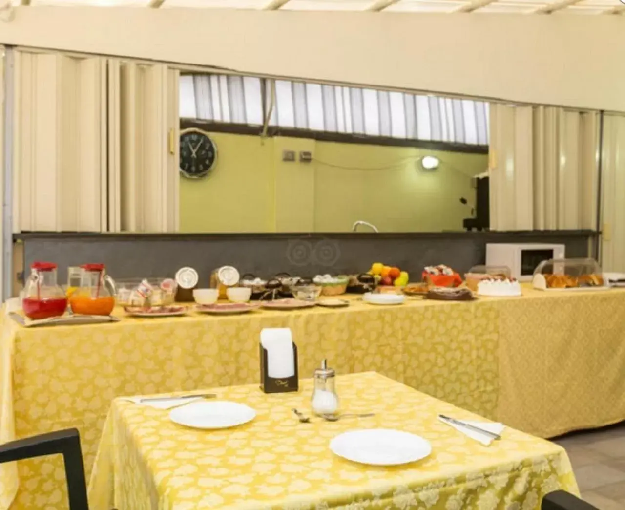 Food and drinks, Restaurant/Places to Eat in Napoli Suite