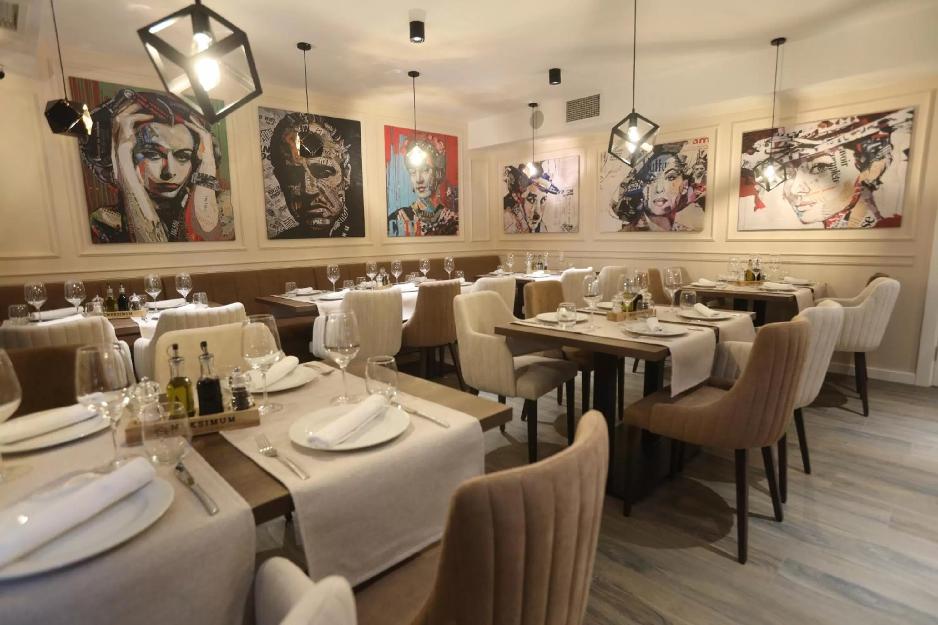 Banquet/Function facilities, Restaurant/Places to Eat in Apart Hotel Maksimum