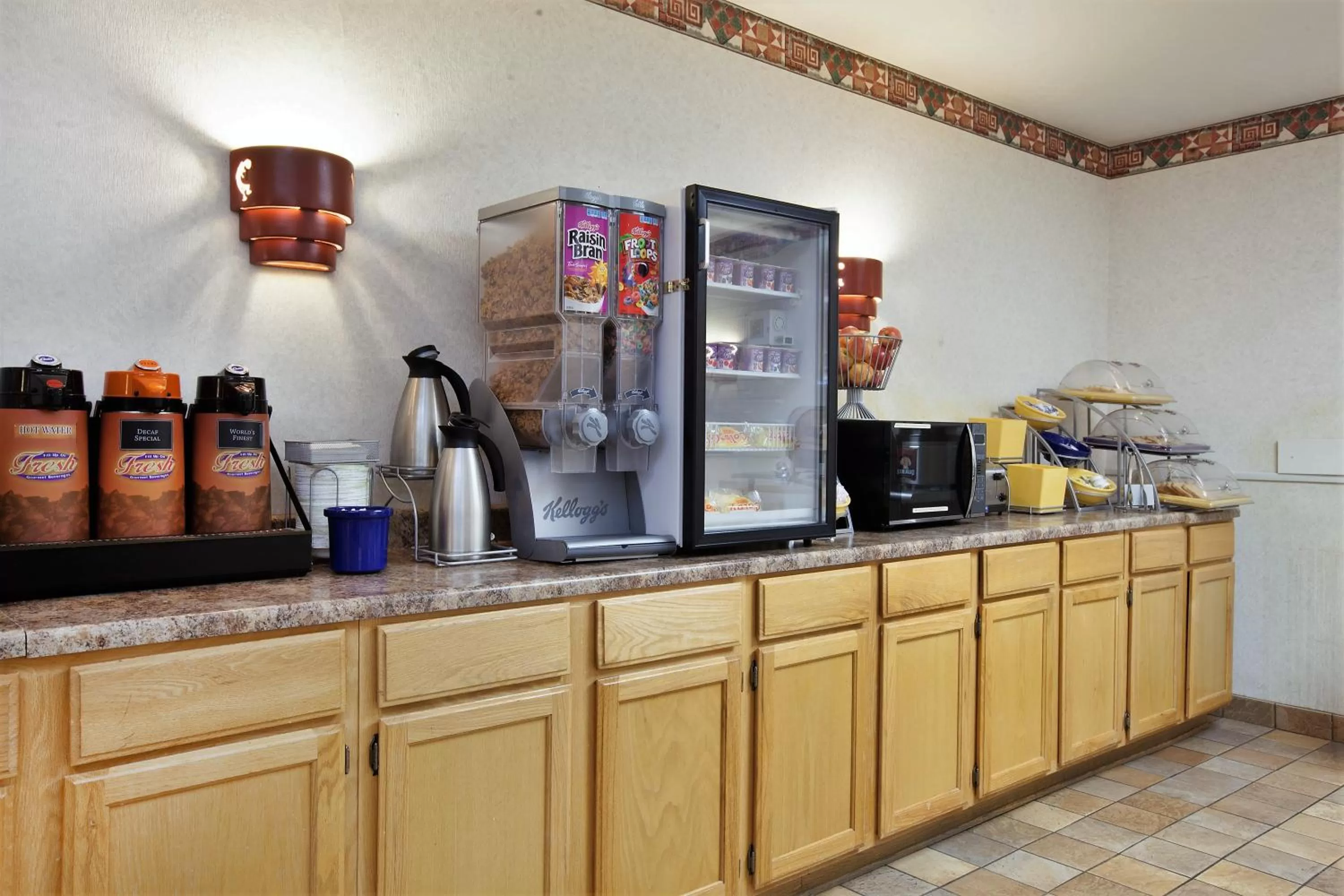 Restaurant/places to eat, Kitchen/Kitchenette in Muyawki Inn