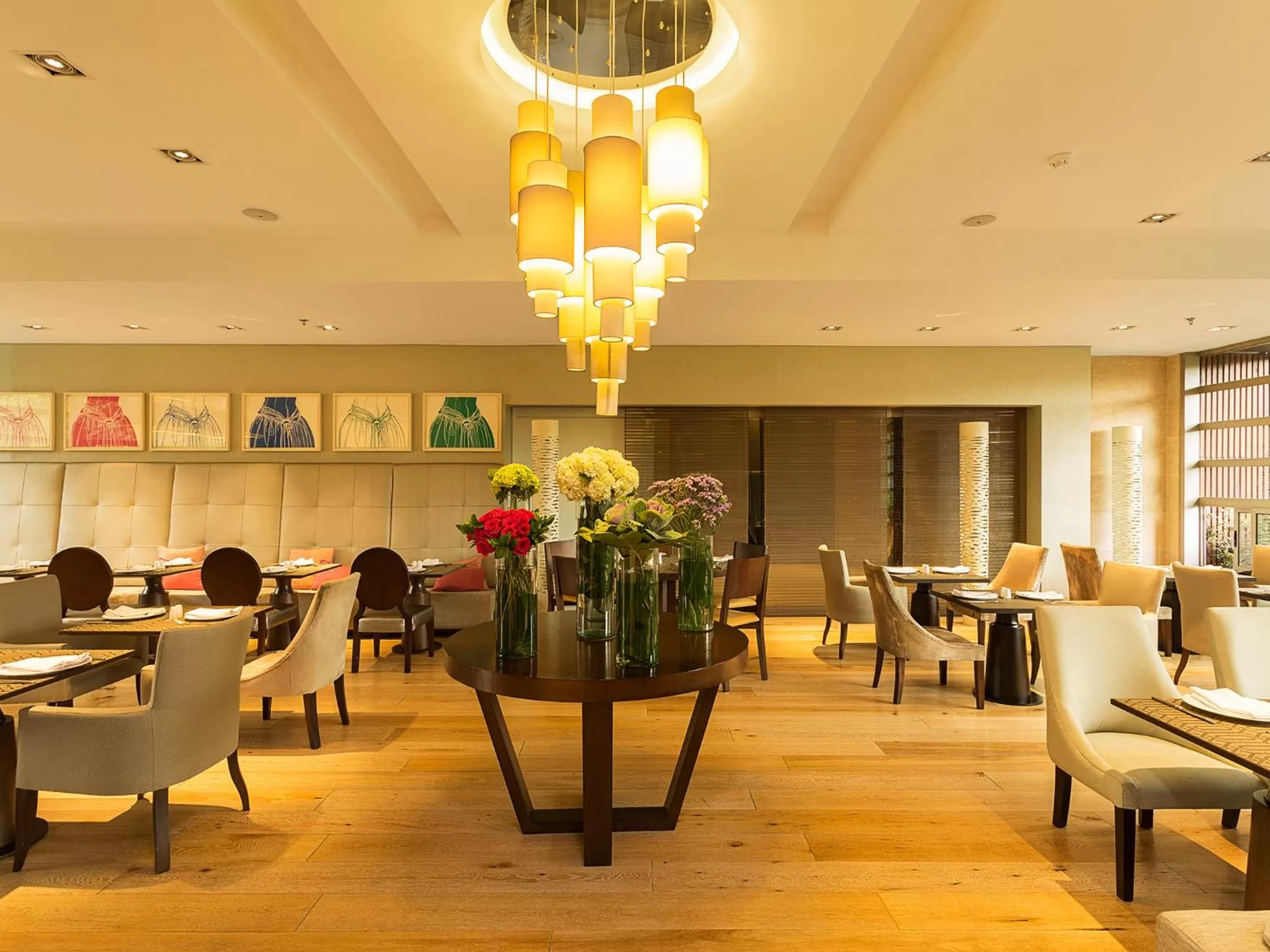 Restaurant/places to eat in EK Hotel By Preferred Hotels Group