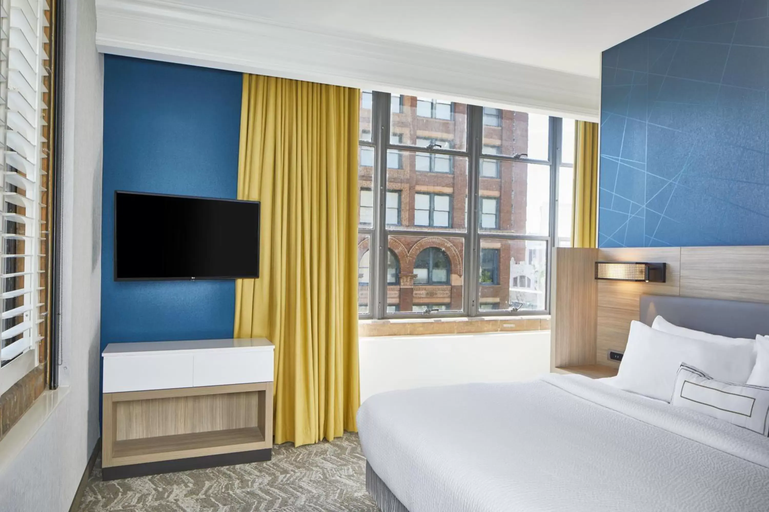 Bedroom, Bed in SpringHill Suites Memphis Downtown
