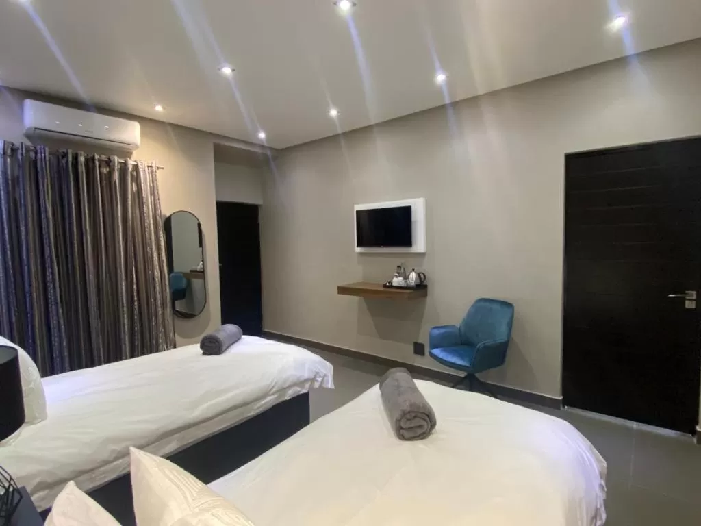 TV and multimedia, TV/Entertainment Center in The Raz