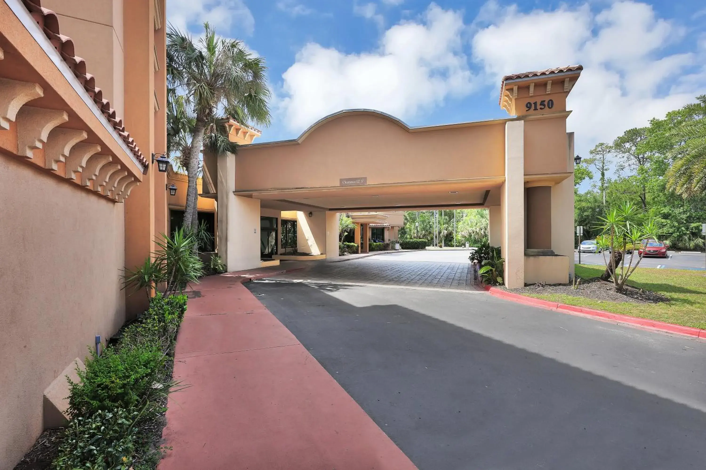 Property building in Ramada by Wyndham Jacksonville I-95 by Butler Blvd Property building in Ramada by Wyndham Jacksonville I-95 by Butler Blvd