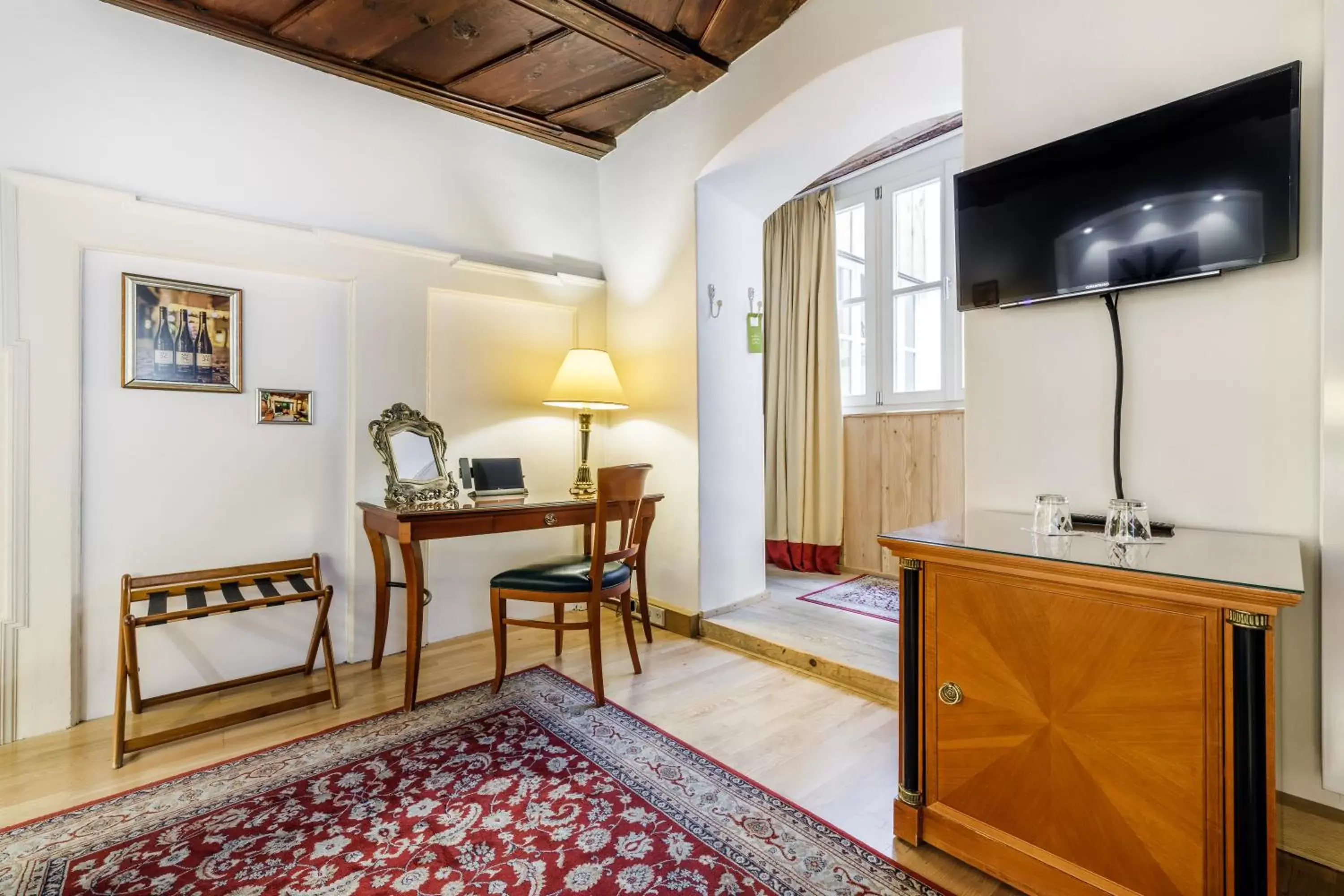 Seating area, TV/Entertainment Center in Bohemian Hotel