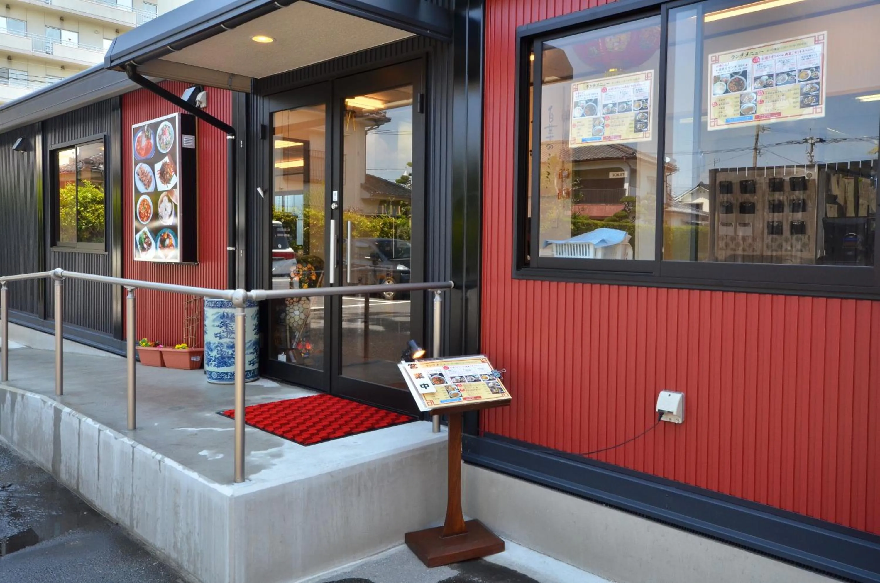 On-site shops in Omura Central Hotel