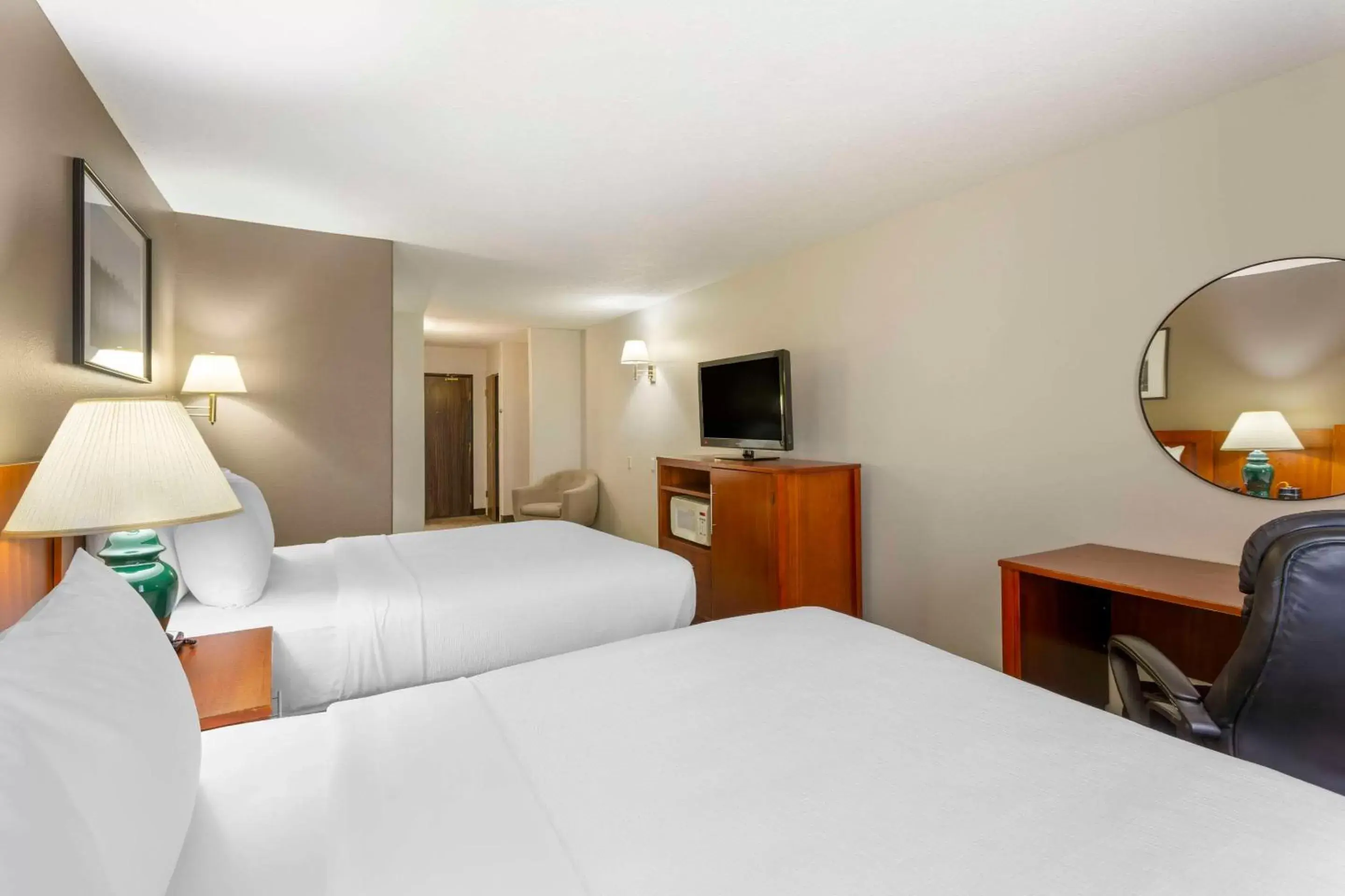Bedroom, Bed in Quality Inn & Suites Fillmore I-15