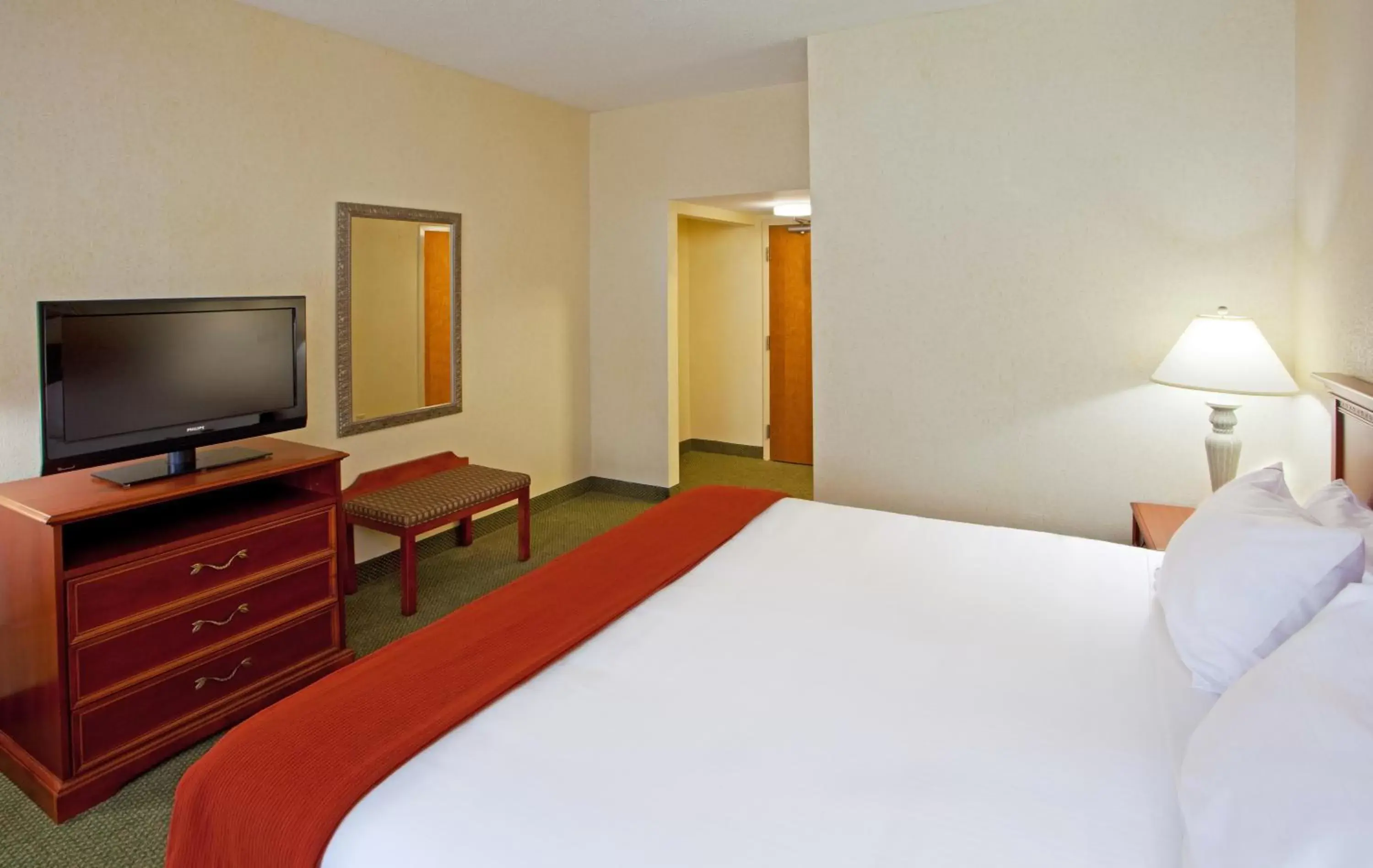 Photo of the whole room, Bed in Holiday Inn Express Richmond-Mechanicsville, an IHG Hotel