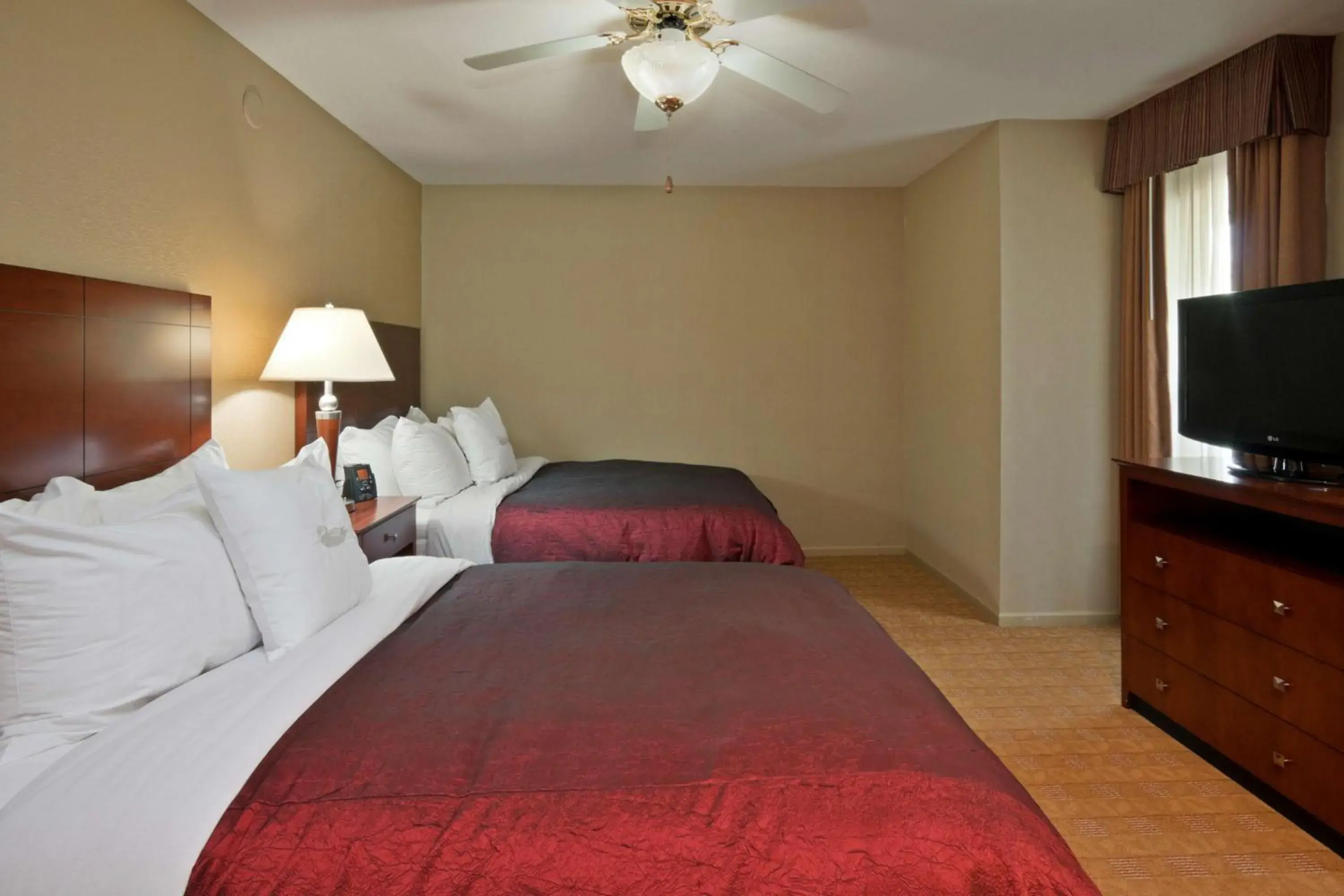 Bed in Homewood Suites Dayton-Fairborn