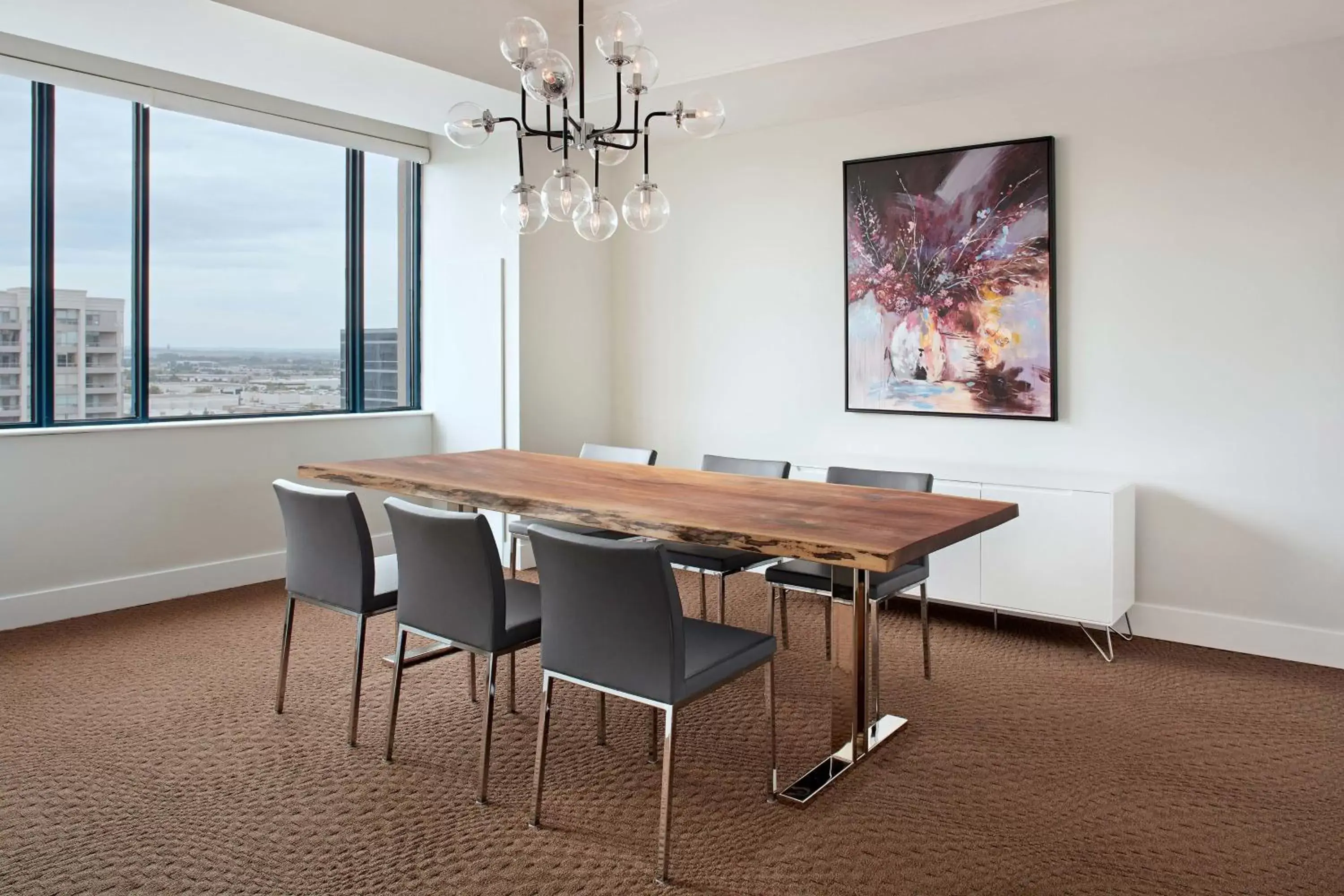 Bedroom, Dining Area in Sheraton Parkway Toronto North Hotel & Suites