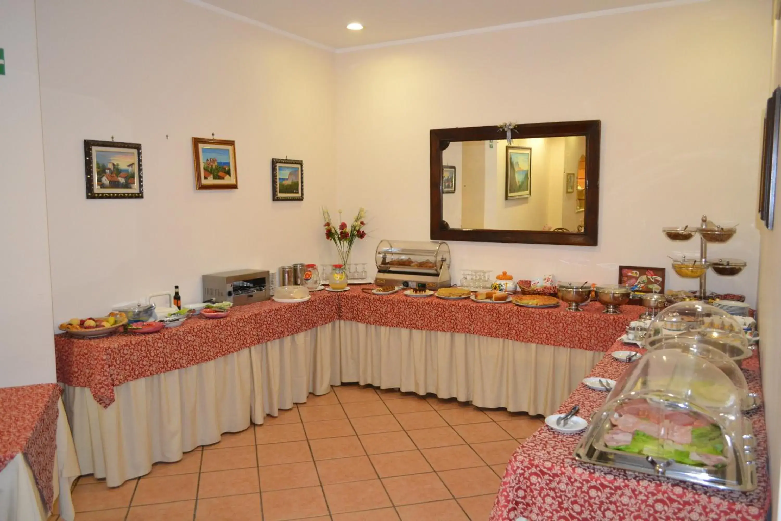 Food in Hotel Mediterraneo