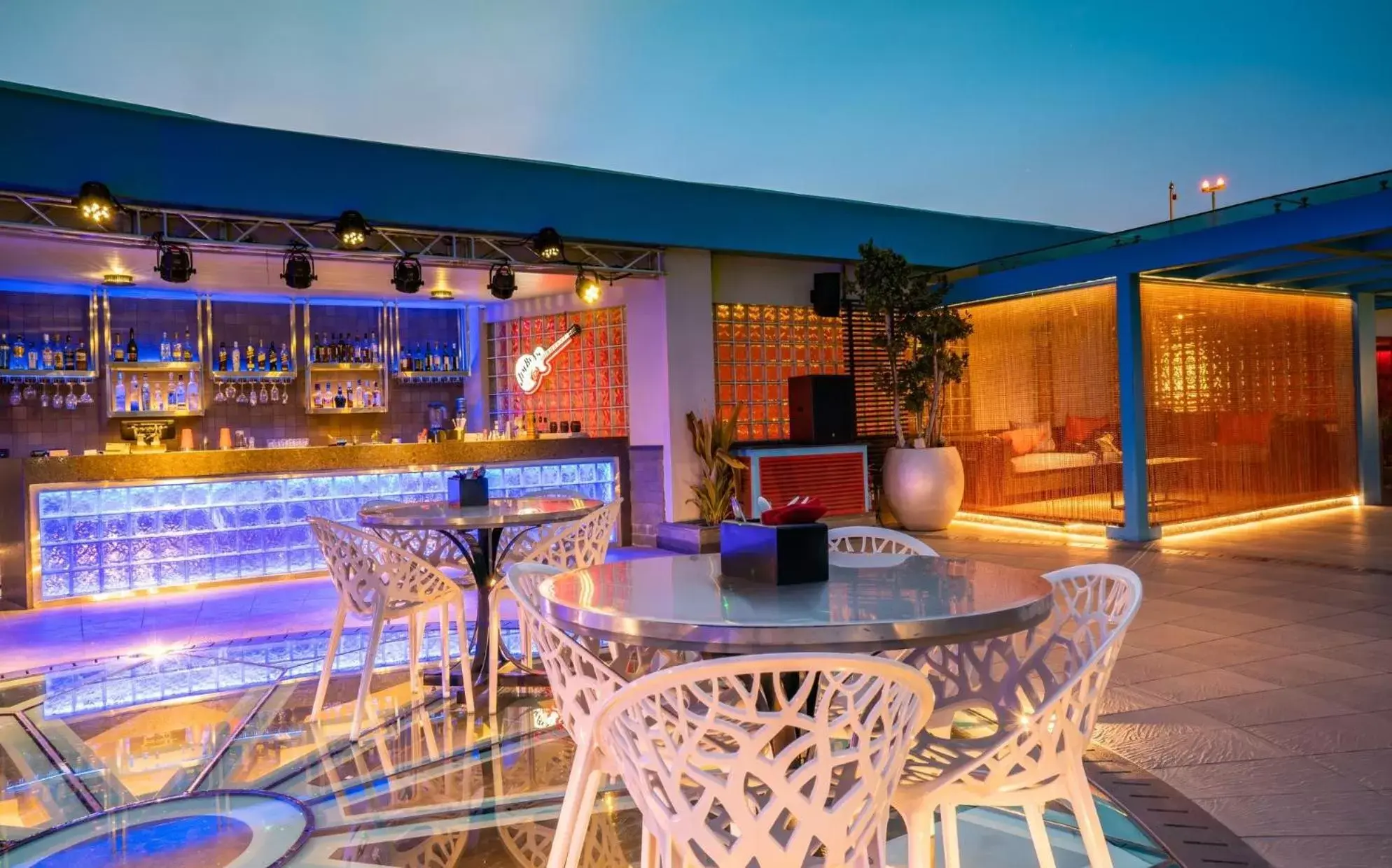Nightclub / DJ, Lounge/Bar in Hyatt Place Hyderabad Banjara Hills