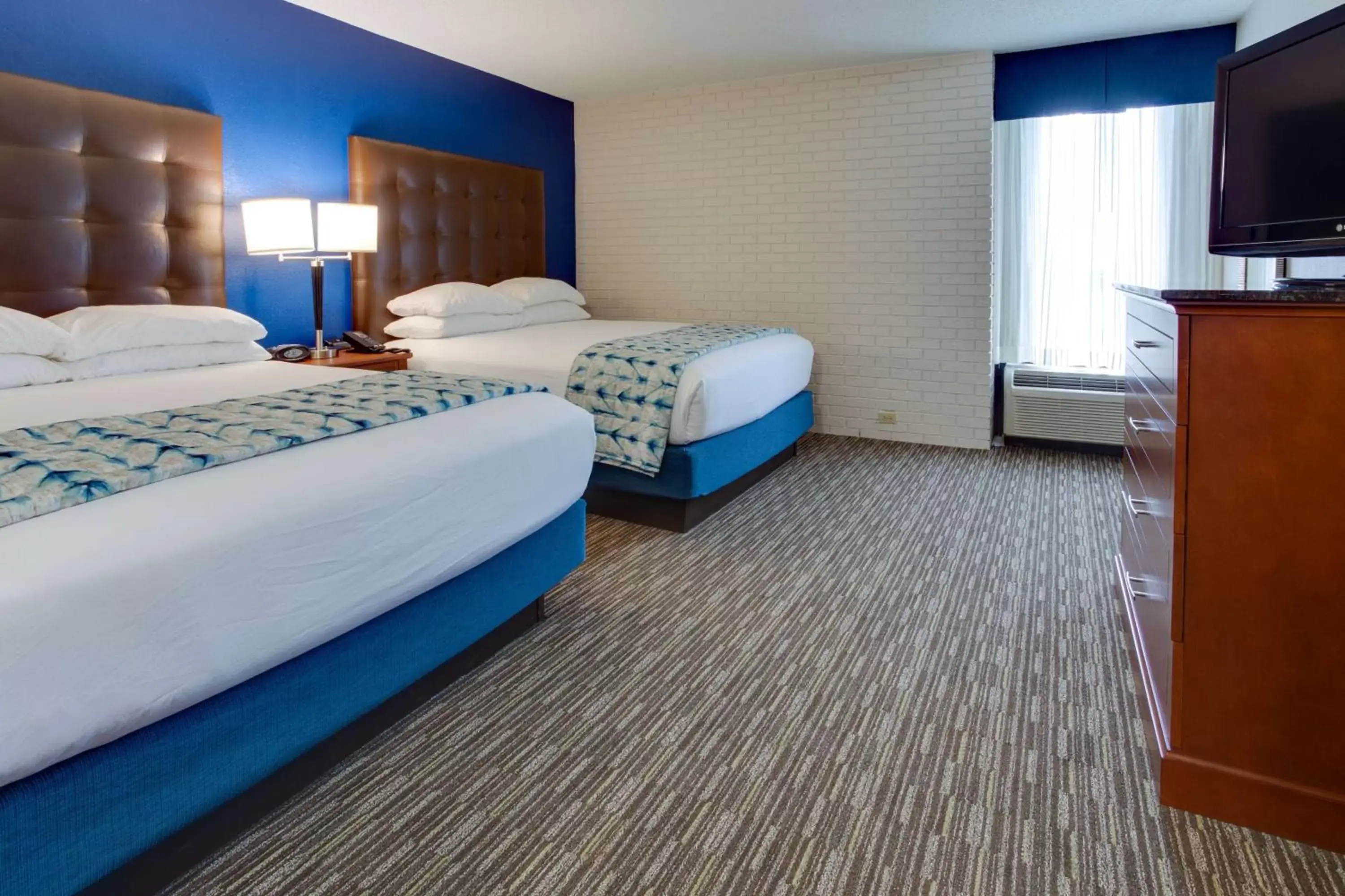 Photo of the whole room, Bed in Drury Inn & Suites Nashville Airport