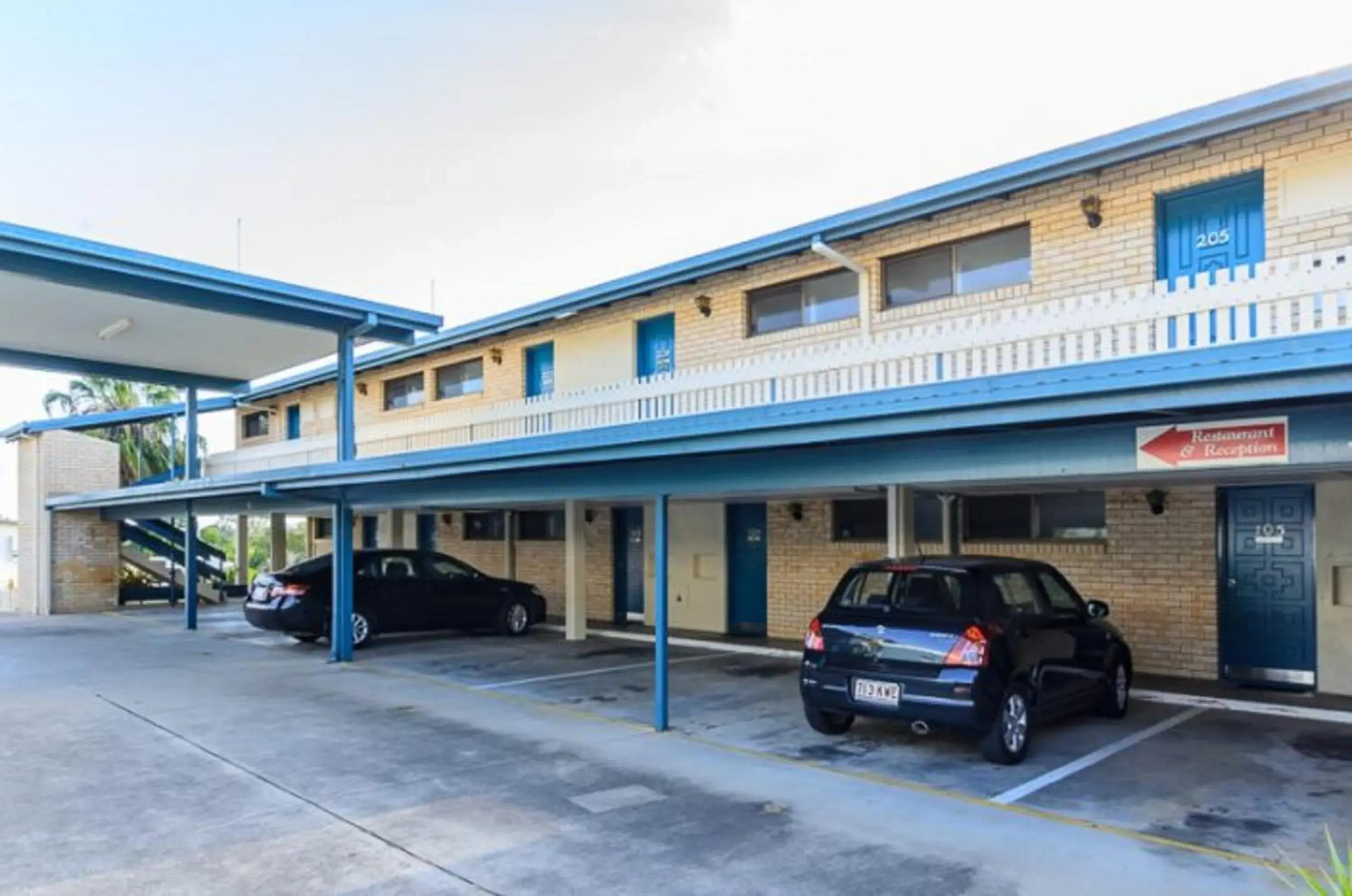 Property Building in Gladstone Palms Motor Inn