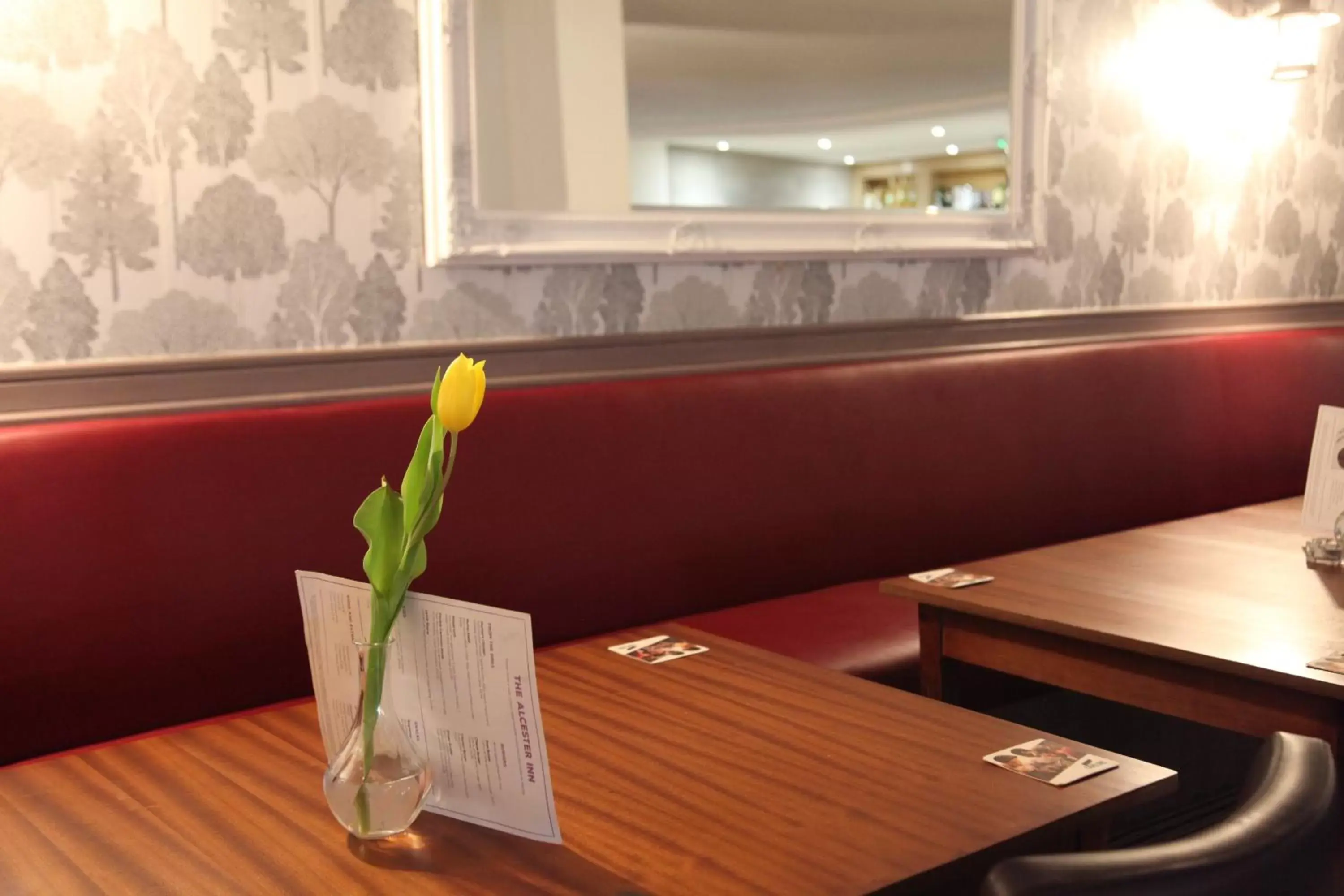 Restaurant/places to eat in Alcester Inn