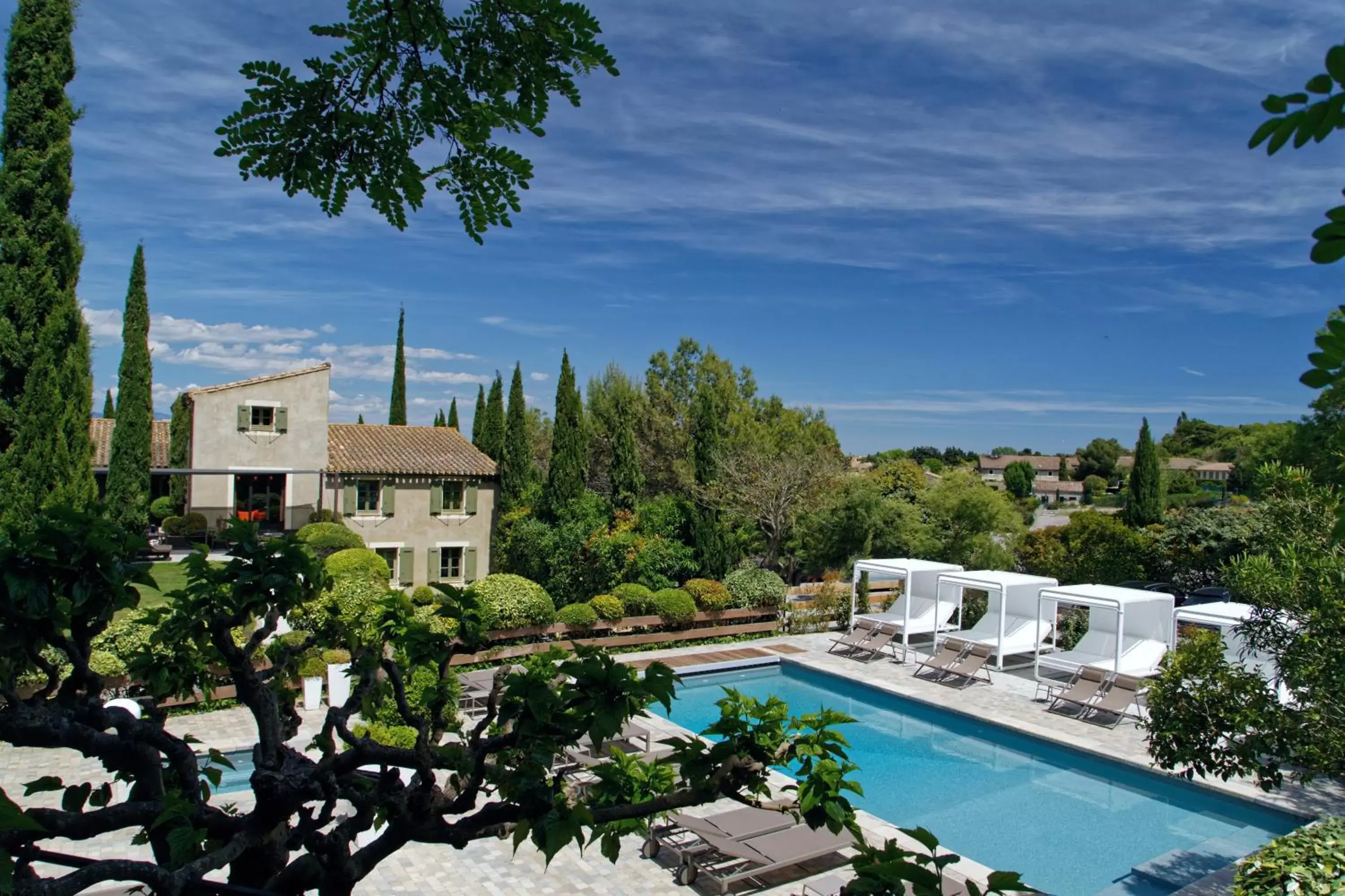 Patio, Pool View in Hôtel Montmorency & Spa