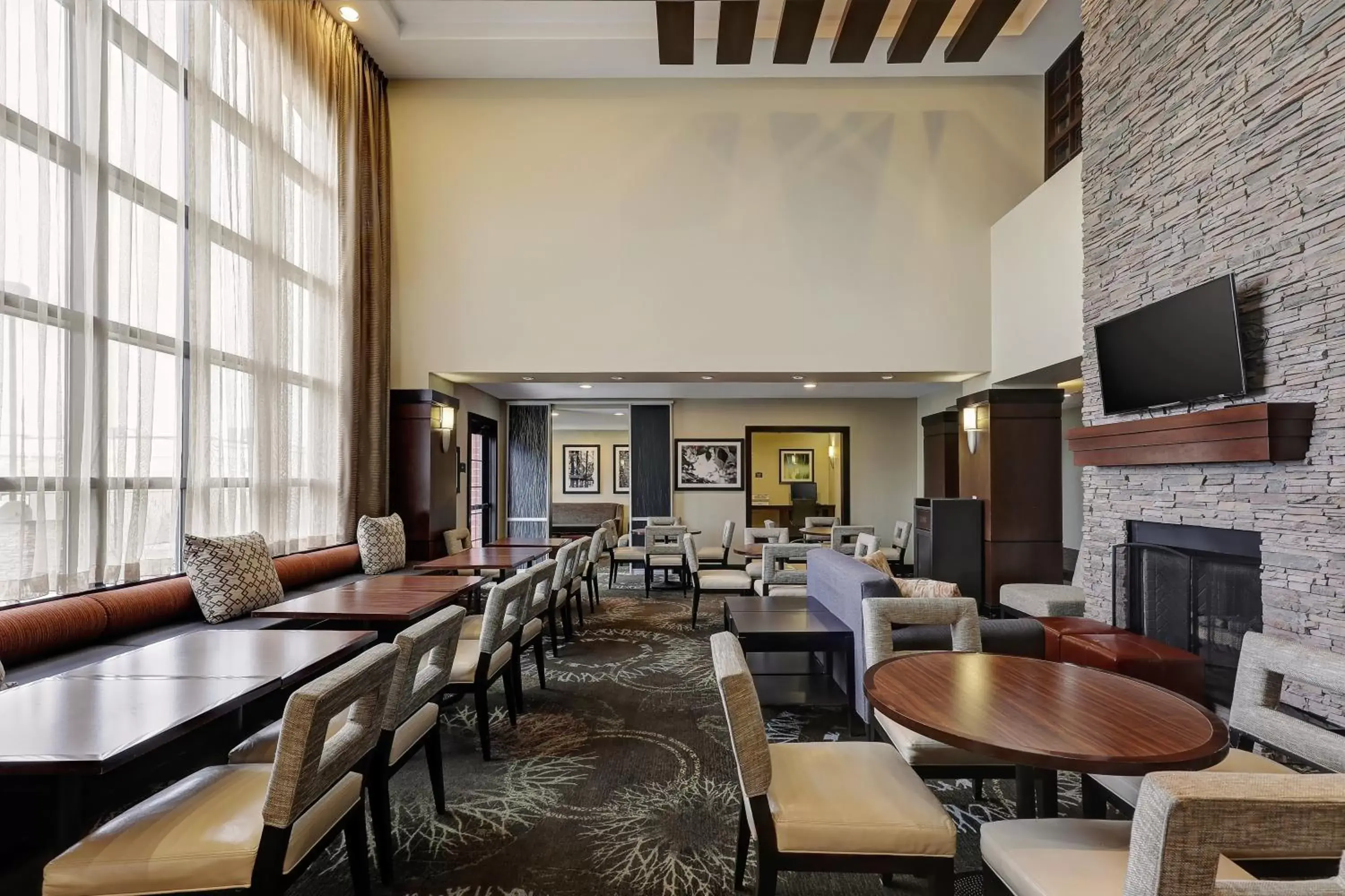 Restaurant/places to eat, Lounge/Bar in Staybridge Suites Washington D.C. - Greenbelt, an IHG Hotel
