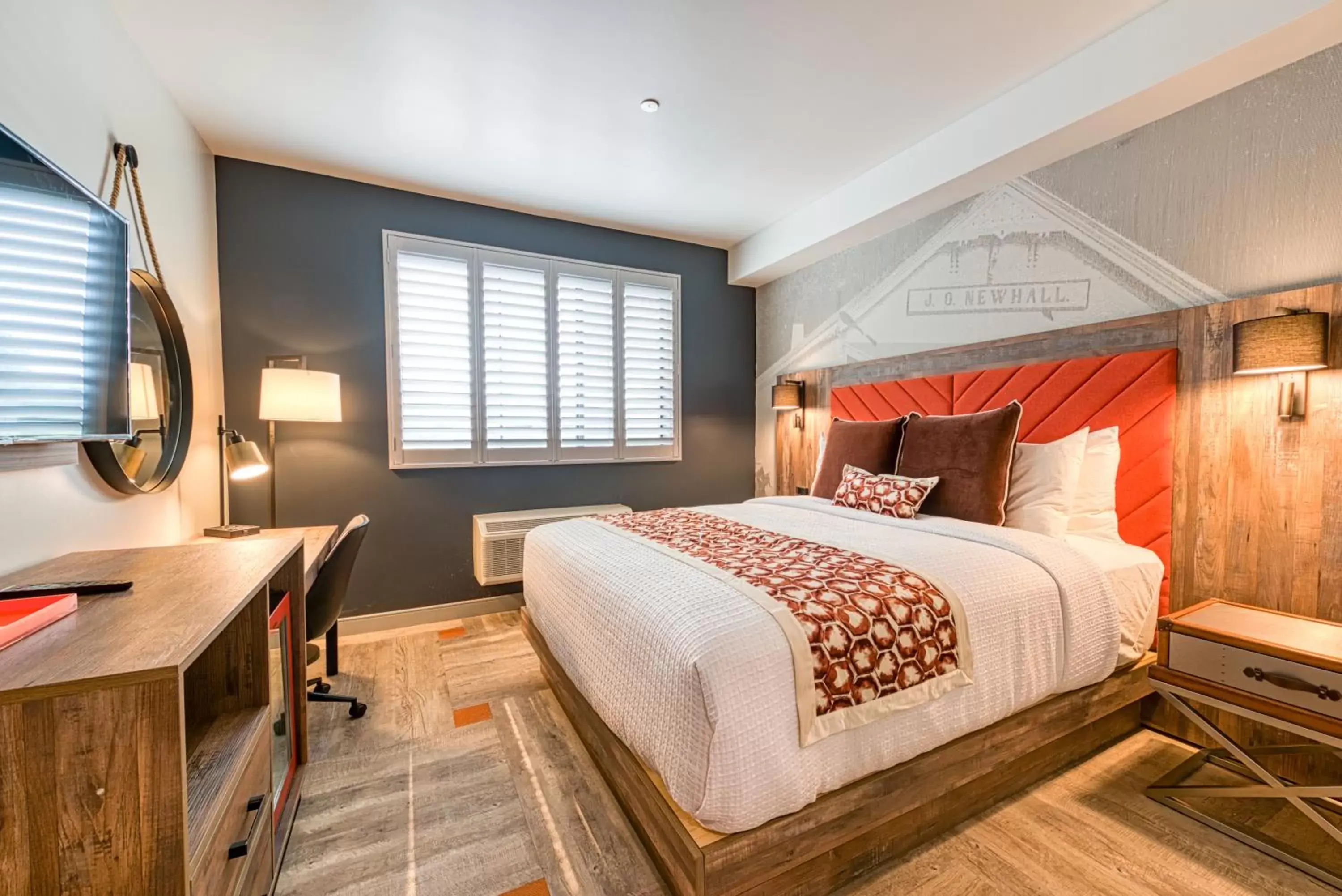 Bed in Hotel Lexen Newhall & Santa Clarita - Near Six Flags Magic Mountain