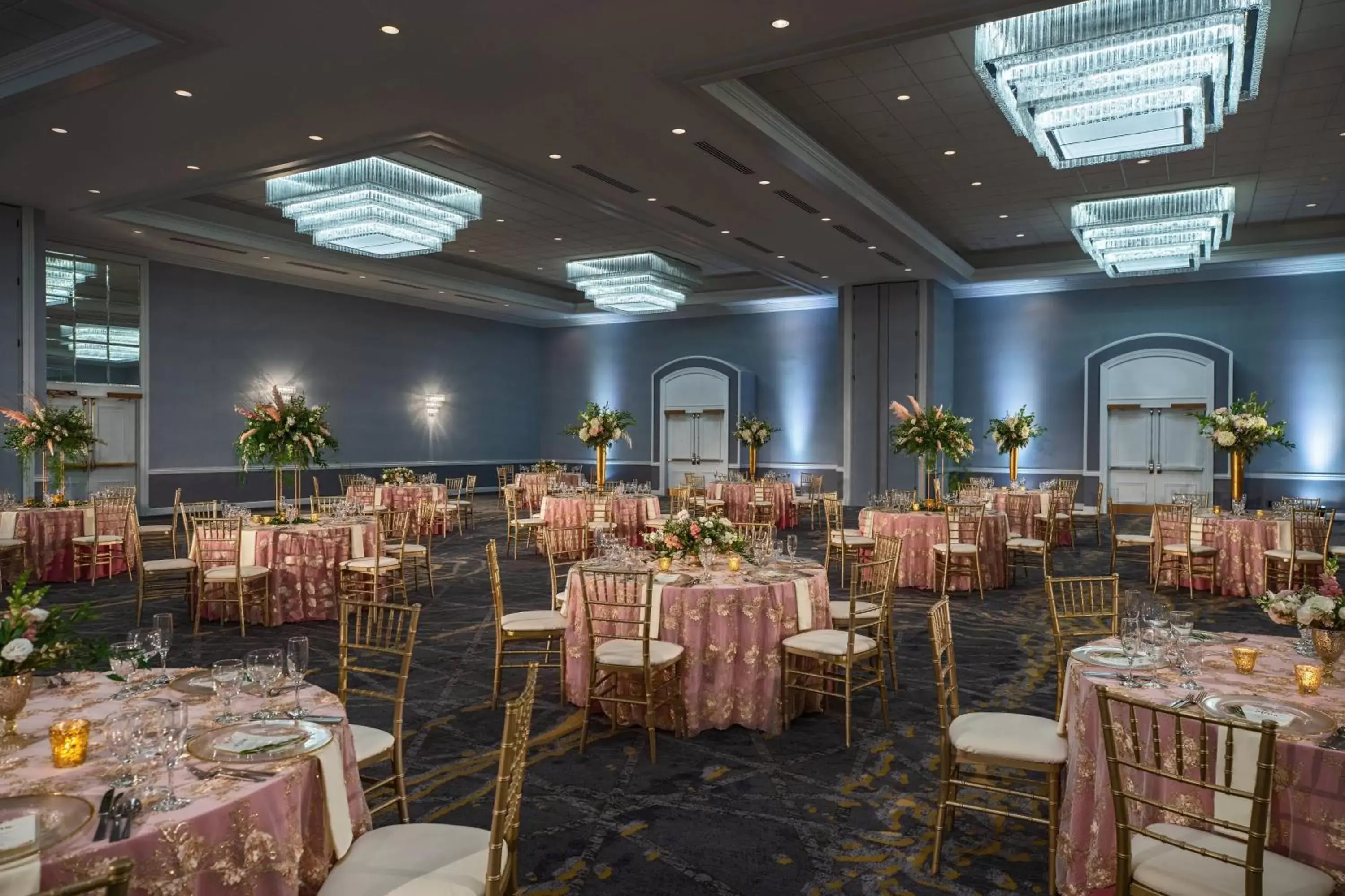 Banquet/Function facilities, Restaurant/Places to Eat in Renaissance Columbus Downtown Hotel